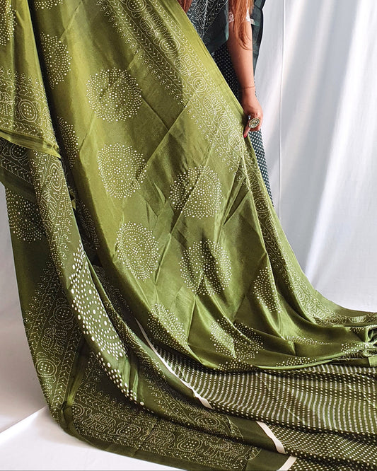 wedding guest saree, floral print crepe saree, vibrant silk saree, minimal silk saree, shimmer crepe saree, classic silk saree, silk saree for women, festival wear crepe saree, royal silk saree, soft texture saree, breathable silk saree, trendy crepe saree, fusion silk saree, luxurious drape saree, lightweight ethnic saree, fancy silk saree, contemporary crepe saree