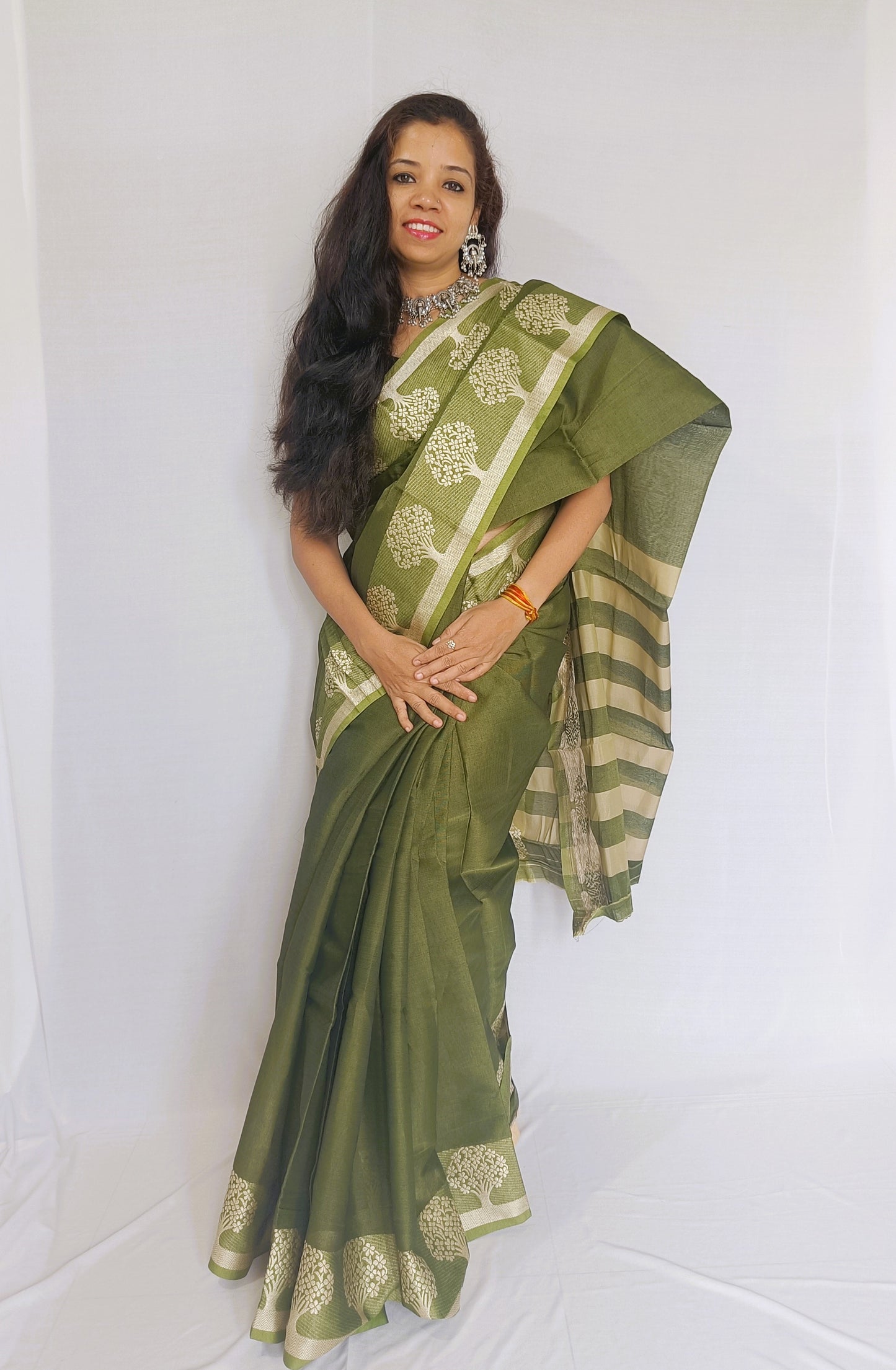 Where to buy Maheshwari saree online Latest Maheshwari saree designs Affordable Maheshwari saree Maheshwari saree for special occasions Traditional handloom Maheshwari saree How to style a Maheshwari saree Maheshwari saree with zari border Maheshwari saree with pallu design Maheshwari saree for office wear