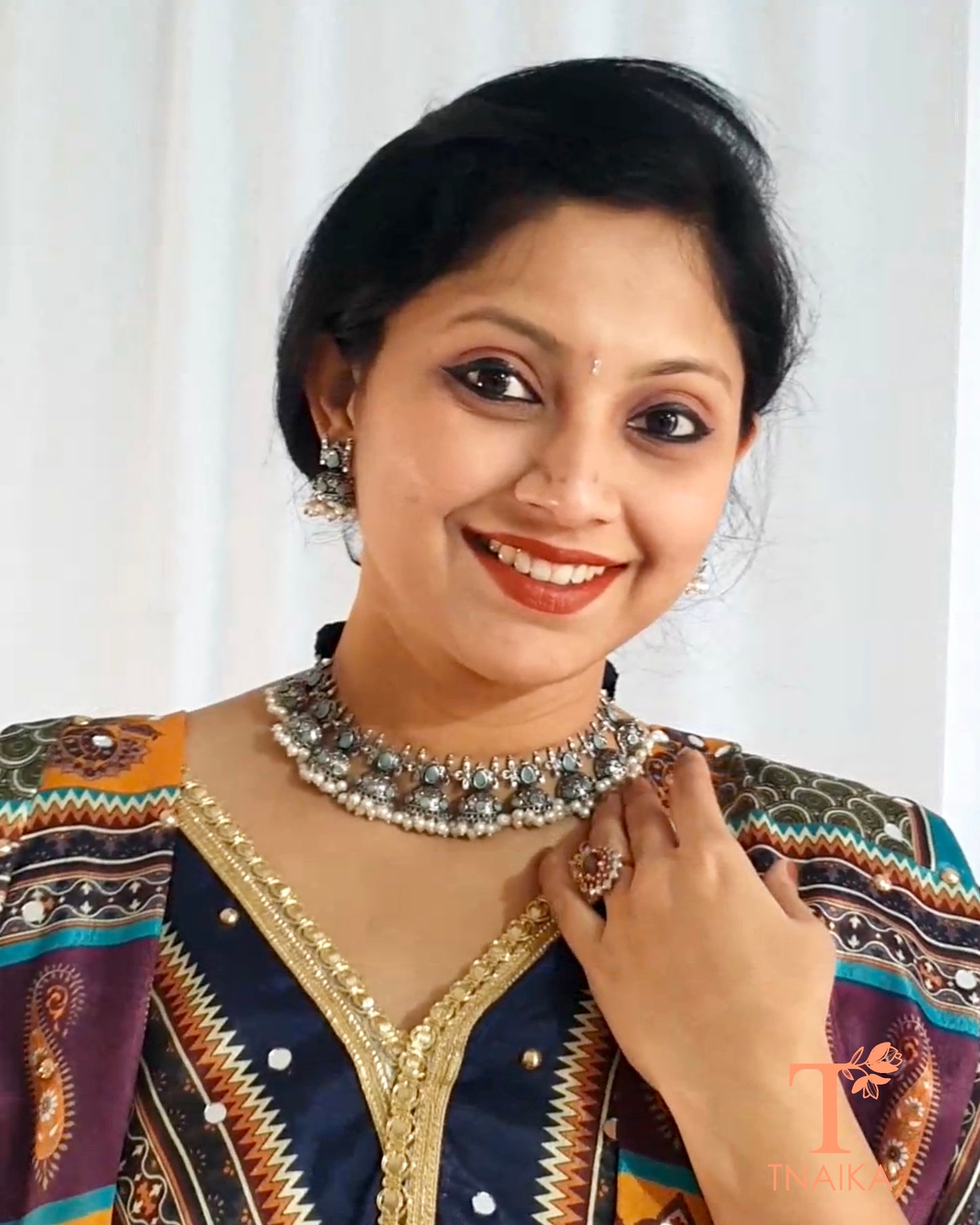 trending sarees latest saree collection designer sarees online Indian ethnic wear sarees sarees for party wear traditional sarees fashionable sarees jewelry sets saree and jewelry combo offers trending jewelry collection latest jewelry in trend letest chokers latest necklace