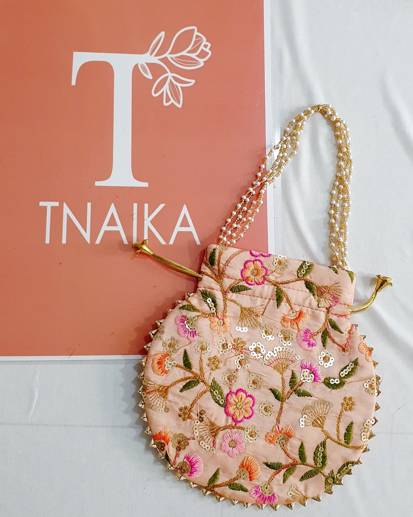 trending bags Trending purses 2024 Latest fashion purses New style handbags Must-have purses Popular purses this season Designer handbags trend Celebrity favorite purses Chic purses for women Fashion-forward handbags Eco-friendly trendy purses Luxury purses trend