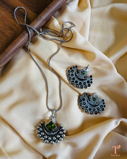 Chann Necklace Set