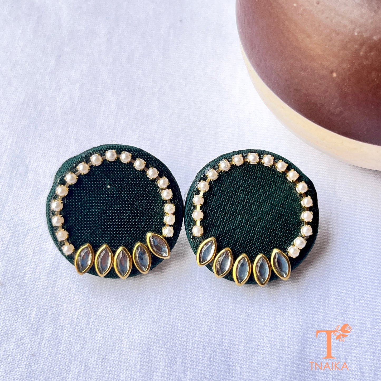 trending jewelry popular jewelry styles must-have jewelry pieces statement jewelry trends celebrity jewelry looks runway jewelry trends latest oxidised jewelry latest collection of artificial jewelry near me latest fashion jewelry jewelry store near me artificial jewelry store near me