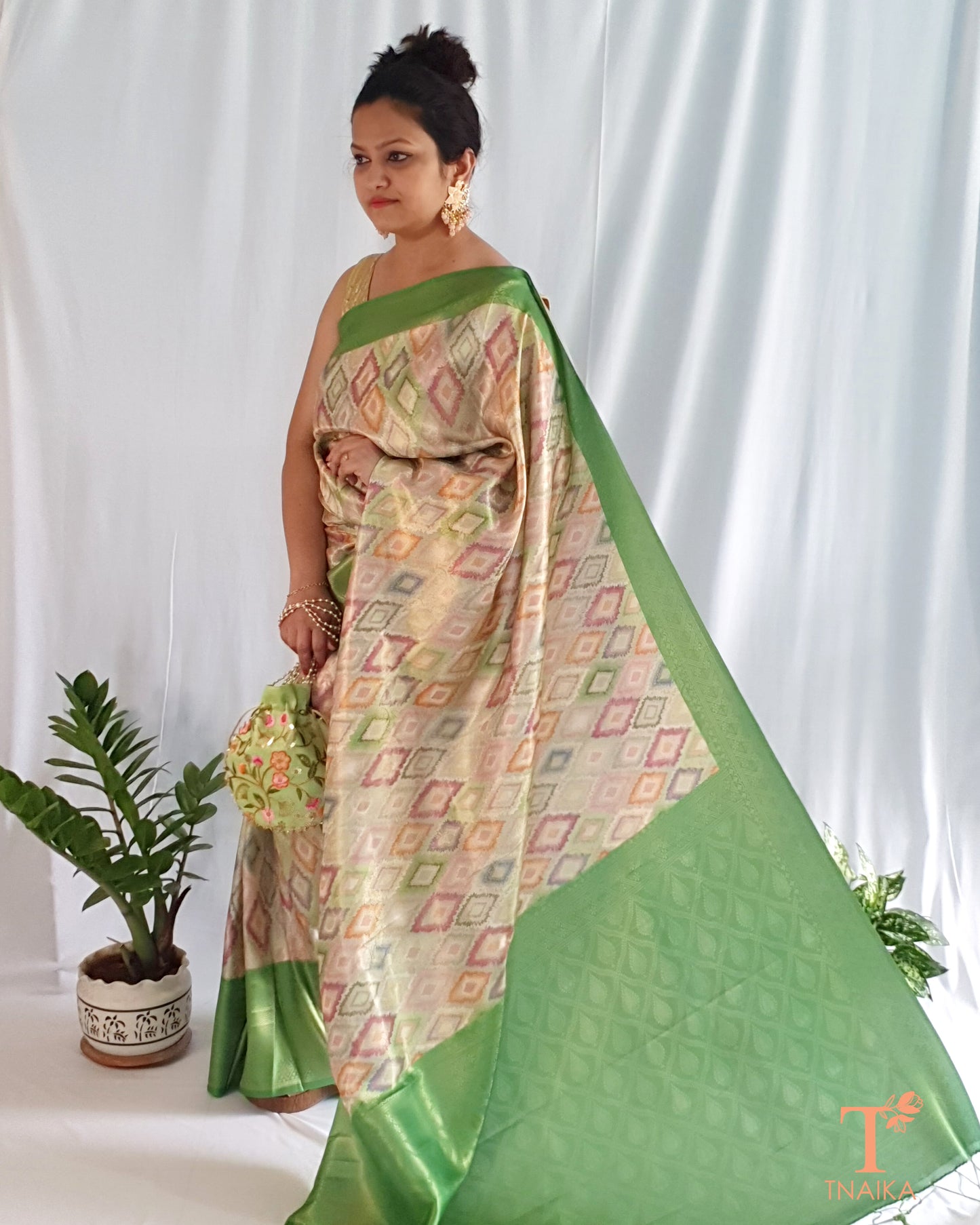 blue saree buy blue saree online blue saree designs types of blue sarees royal blue silk saree navy blue cotton saree light blue Banarasi saree blue saree with blouse design blue saree for wedding blue saree for party blue saree online India blue saree for sale near me blue georgette saree blue chiffon saree blue cotton saree blue jamdani sareesa