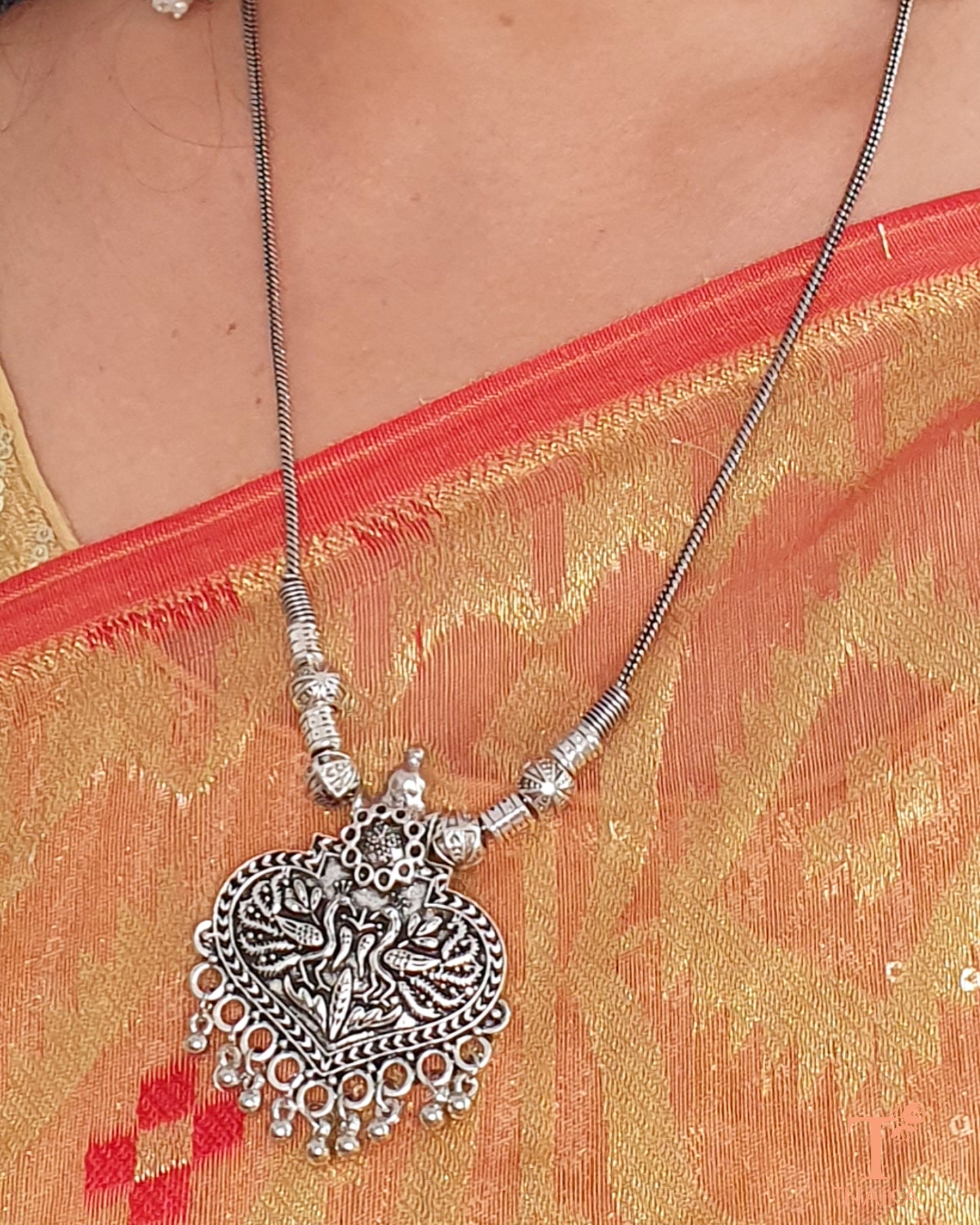 trending jewelry popular jewelry styles must-have jewelry pieces statement jewelry trends celebrity jewelry looks runway jewelry trends latest oxidised jewelry latest collection of artificial jewelry near me latest fashion jewelry jewelry store near me artificial jewelry store near me