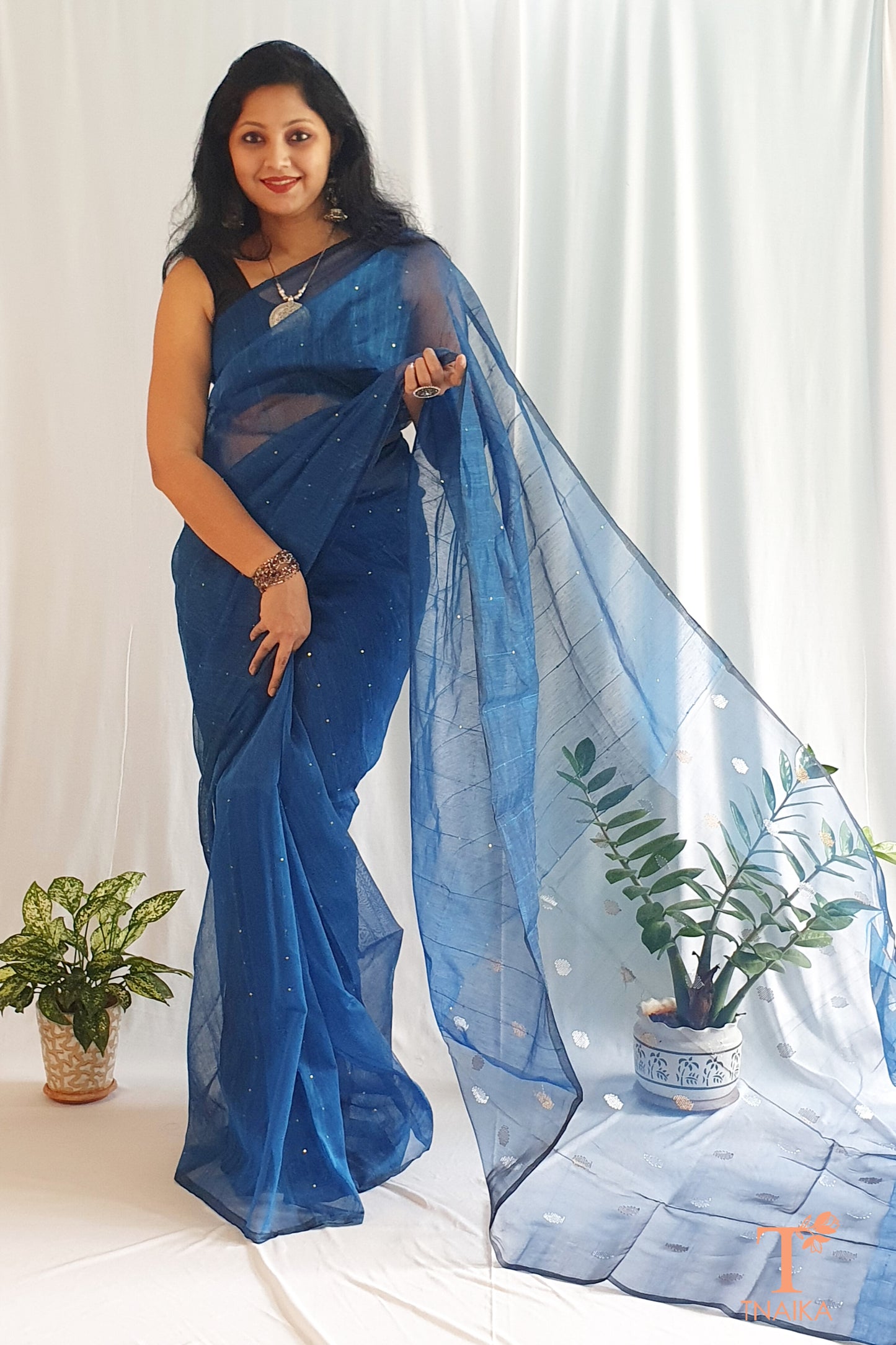 latest collection of yellow sarees with floral prints haldi ceremony yellow saree banarsi yellow saree georgette yellow saree lemon yellow saree zari border yellow saree buy yellow saree online best saree store to buy online best online saree store yellow cotton saree yellow linen saree