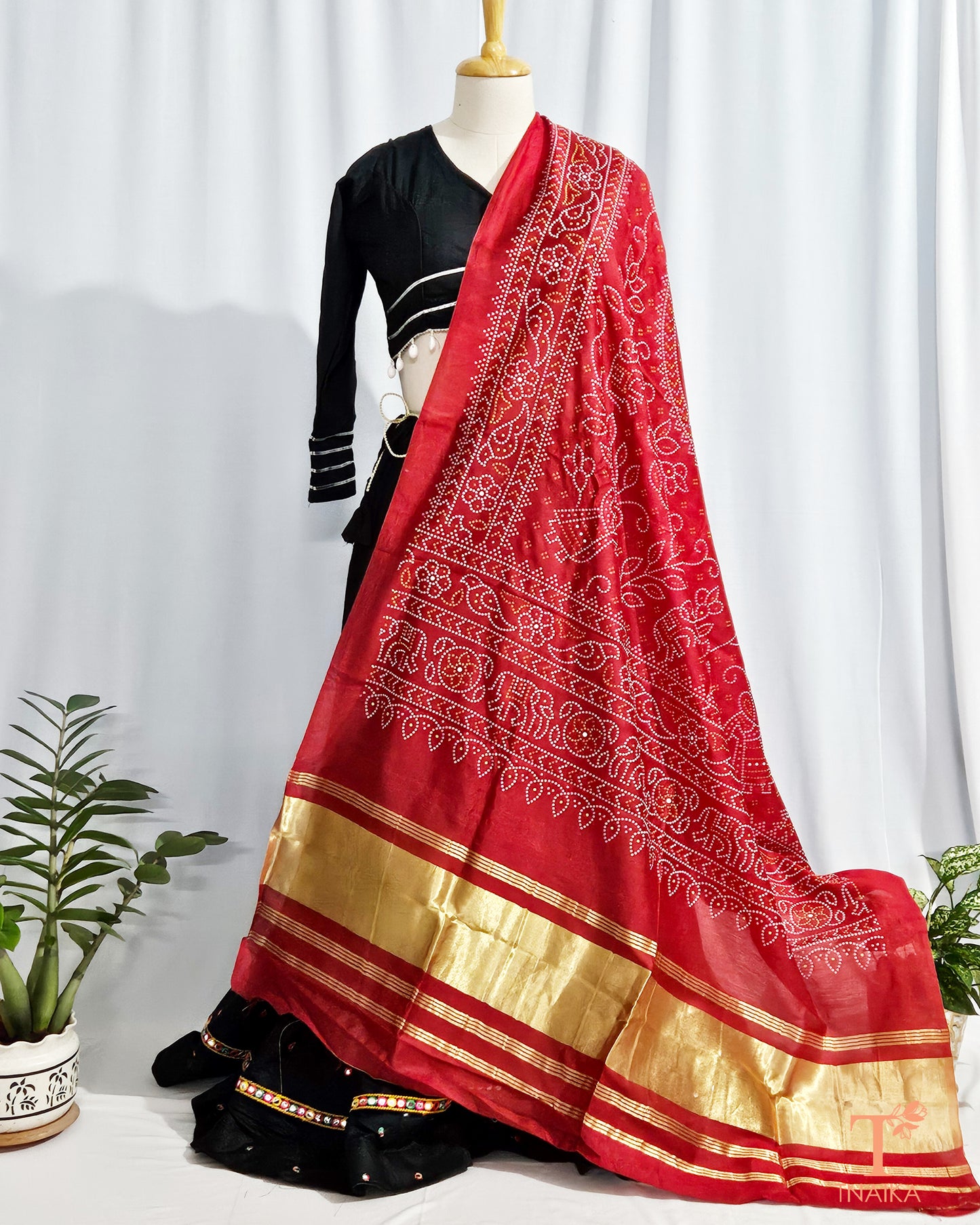 buy dupatta online indian dupatta designer dupatta printed dupatta embroidered dupatta chiffon dupatta silk dupatta festive wear dupatta party wear dupatta pakistani dupatta chikankari dupatta where to buy affordable dupattas online printed dupattas