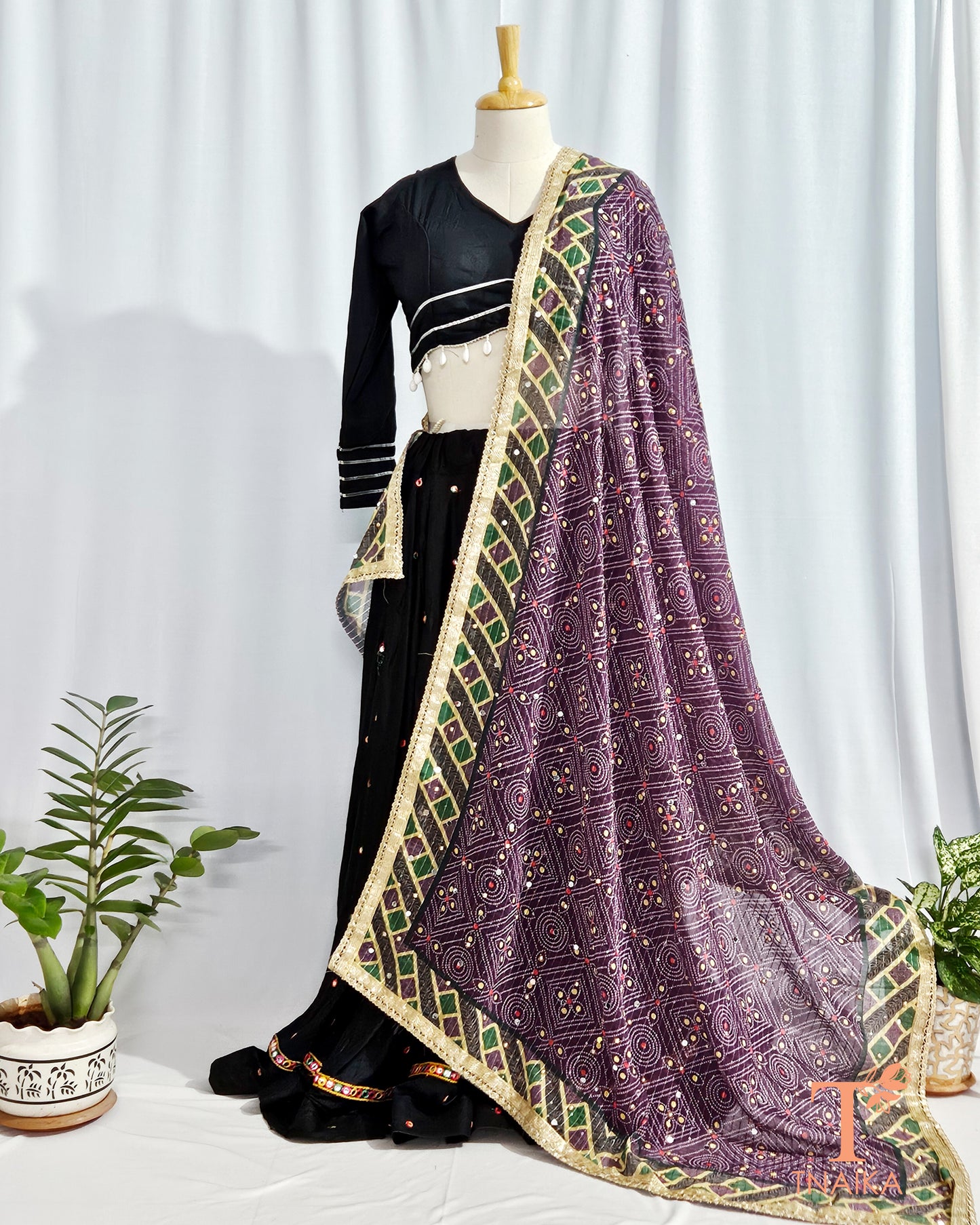 buy dupatta online indian dupatta designer dupatta printed dupatta embroidered dupatta chiffon dupatta silk dupatta festive wear dupatta party wear dupatta pakistani dupatta chikankari dupatta where to buy affordable dupattas online printed dupattas