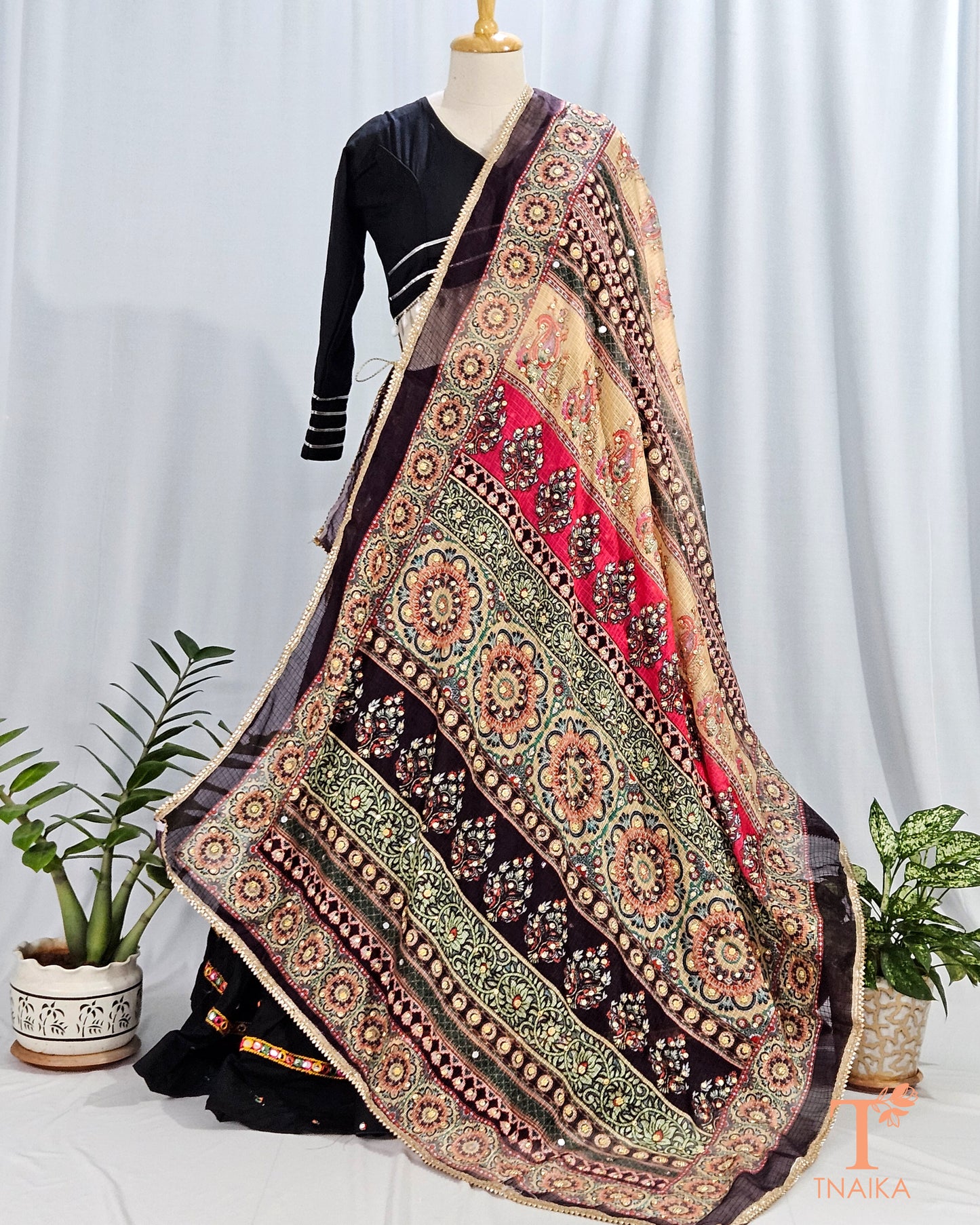 buy dupatta online indian dupatta designer dupatta printed dupatta embroidered dupatta chiffon dupatta silk dupatta festive wear dupatta party wear dupatta pakistani dupatta chikankari dupatta where to buy affordable dupattas online printed dupattas