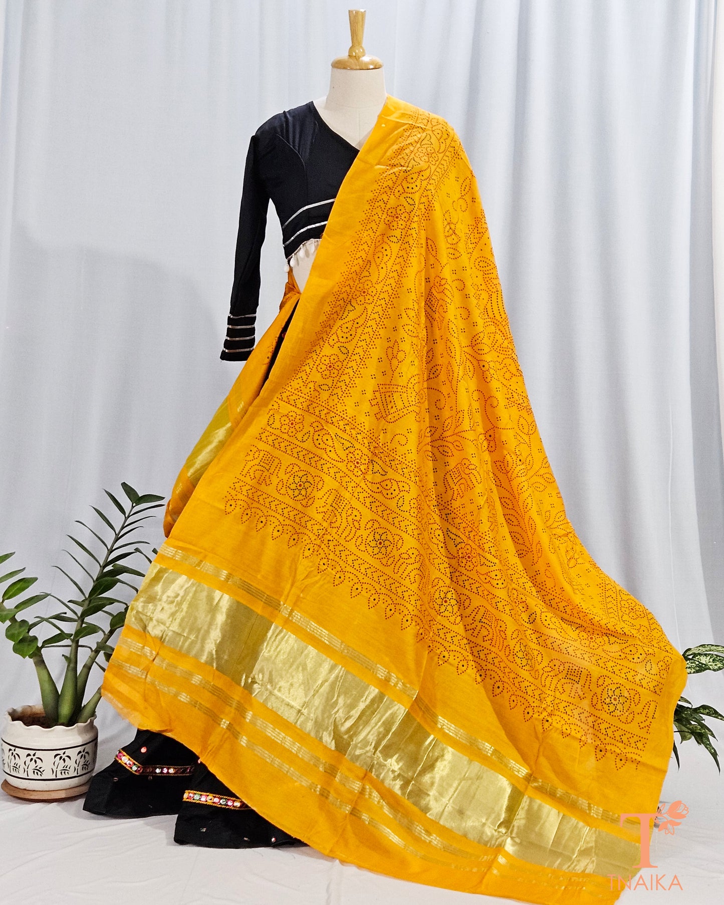 buy dupatta online indian dupatta designer dupatta printed dupatta embroidered dupatta chiffon dupatta silk dupatta festive wear dupatta party wear dupatta pakistani dupatta chikankari dupatta where to buy affordable dupattas online printed dupattas
