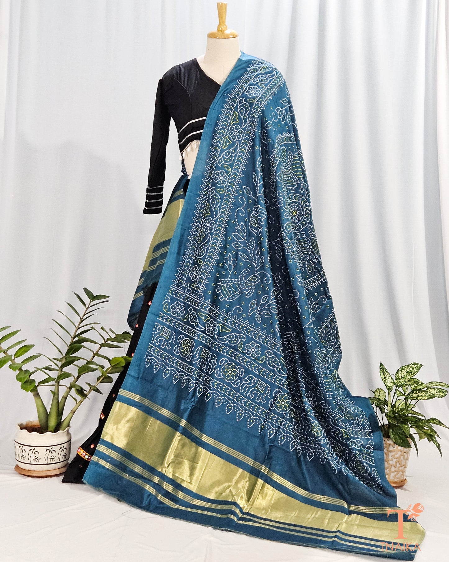 buy dupatta online indian dupatta designer dupatta printed dupatta embroidered dupatta chiffon dupatta silk dupatta festive wear dupatta party wear dupatta pakistani dupatta chikankari dupatta where to buy affordable dupattas online printed dupattas