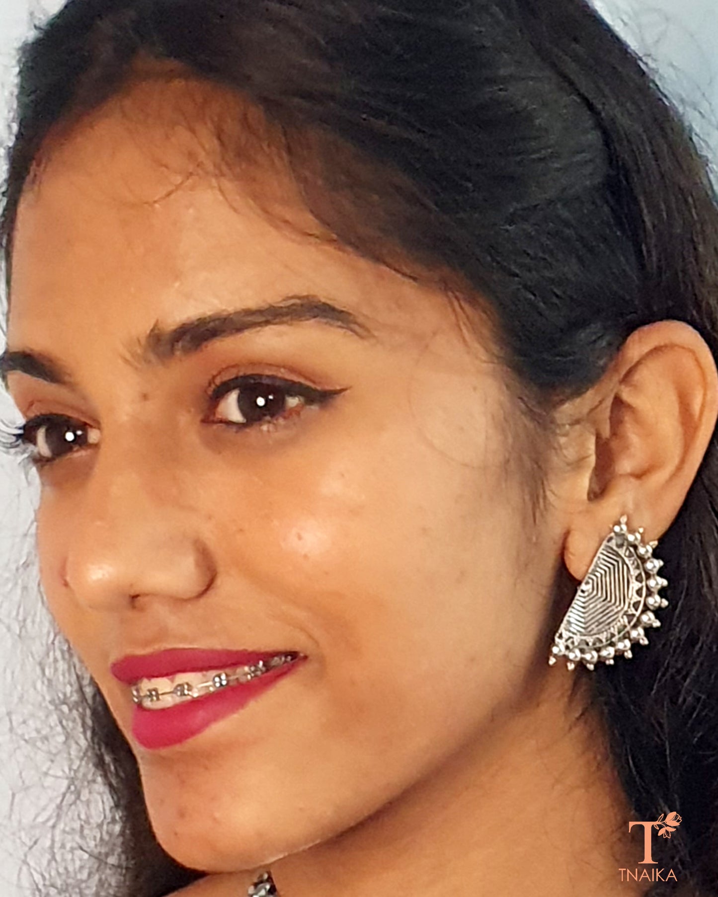 Enhance your jewelry collection with our beautiful jhumki earrings. Available in both traditional and contemporary designs, these earrings are perfect for adding grace to any outfit. Whether it's for a festival or daily wear, jhumkis are a must-have accessory.