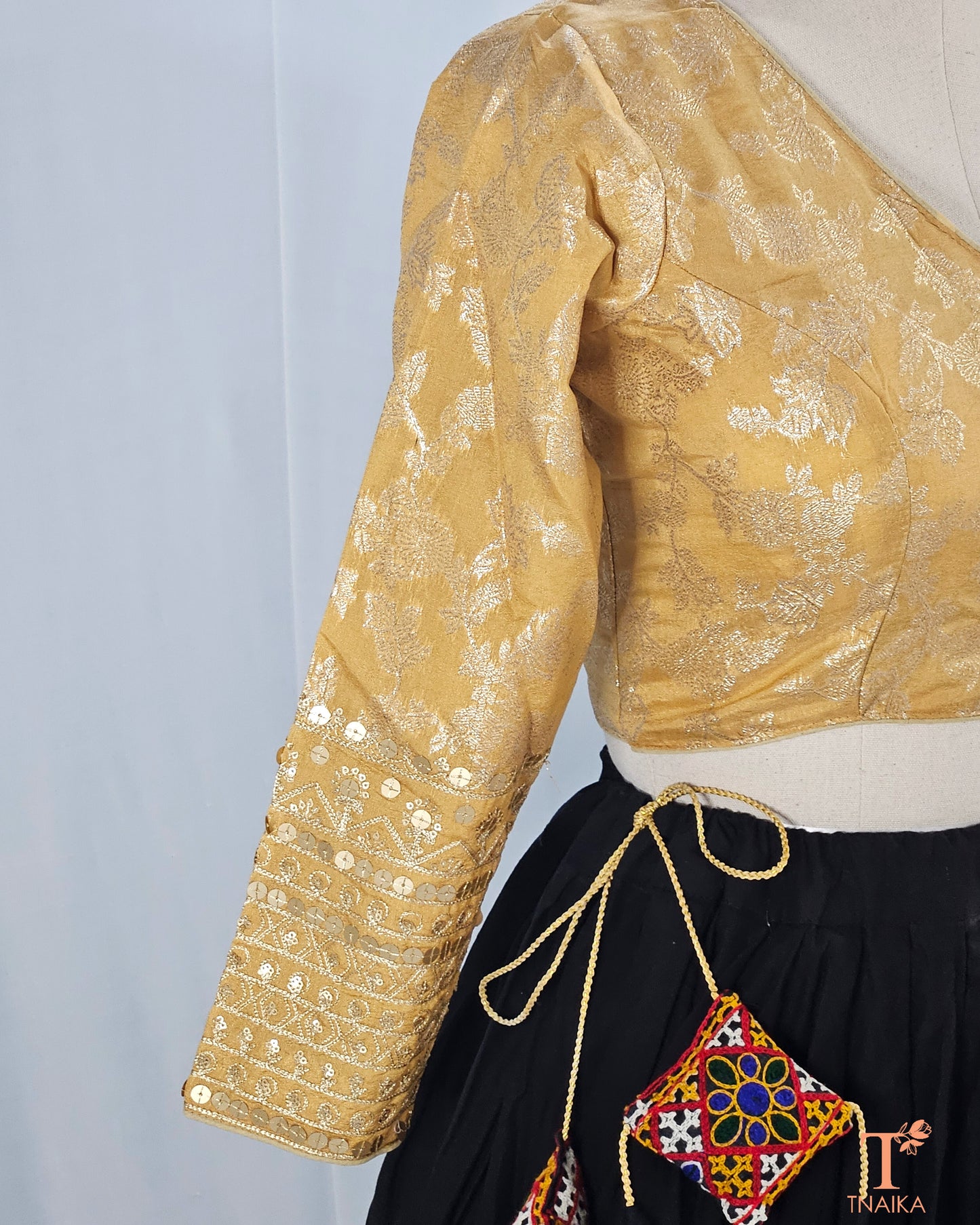 Hand-Embroidered Silk Blouse
Silk Blouse for Festive Wear
Designer Festive Blouse
Dola Silk Wedding Blouse
Bridal Dola Silk Blouse
Party Wear Silk Blouse
Wedding Party Blouse
Embroidered Bridal Blouse
Festive Wear Blouse
Traditional Wedding Blouse
Heavy Embroidered Blouse
Festive Occasion Blouse
Luxury Wedding Blouse
Designer Silk Blouse