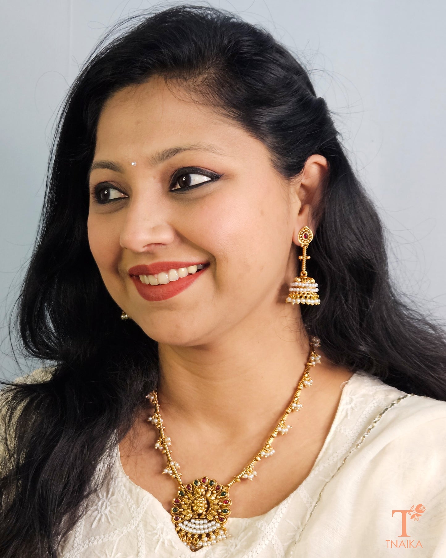 Heritage temple necklace set
Temple jewelry for saree
Regal temple necklace set
Handcrafted temple jewelry
Heavy temple necklace set
Temple motif gold necklace
Gold temple necklace for festivals
Temple jewelry with intricate detailing
Festival temple necklace set
Royal gold temple jewelry
Wedding temple jewelry set
Antique finish temple necklace
Gold temple set for brides
Statement temple necklace
Temple inspired gold jewelry