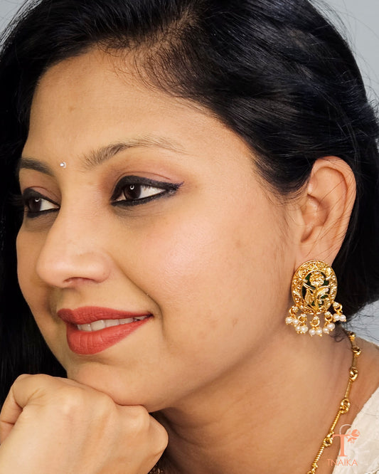 Golden temple necklace set
Antique gold temple jewelry
Temple necklace for women
Gold temple jewelry for weddings
Traditional temple necklace set
Temple jewelry for festive occasions
Bridal temple necklace set
Ethnic temple jewelry set
South Indian temple necklace
Gold temple pendant necklace
Temple necklace with earrings
Gold temple jewelry online
Traditional gold necklace set
Antique temple necklace
Gold temple bridal jewelry