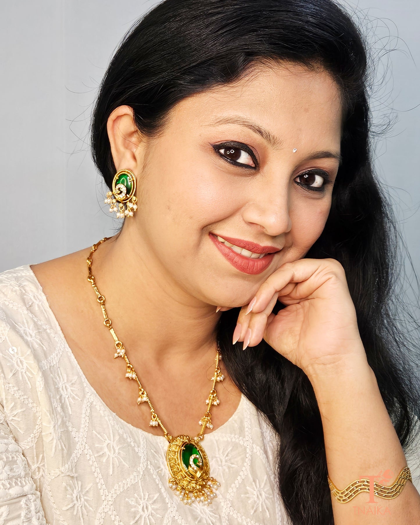 Heritage temple necklace set
Temple jewelry for saree
Regal temple necklace set
Handcrafted temple jewelry
Heavy temple necklace set
Temple motif gold necklace
Gold temple necklace for festivals
Temple jewelry with intricate detailing
Festival temple necklace set
Royal gold temple jewelry
Wedding temple jewelry set
Antique finish temple necklace
Gold temple set for brides
Statement temple necklace
Temple inspired gold jewelry