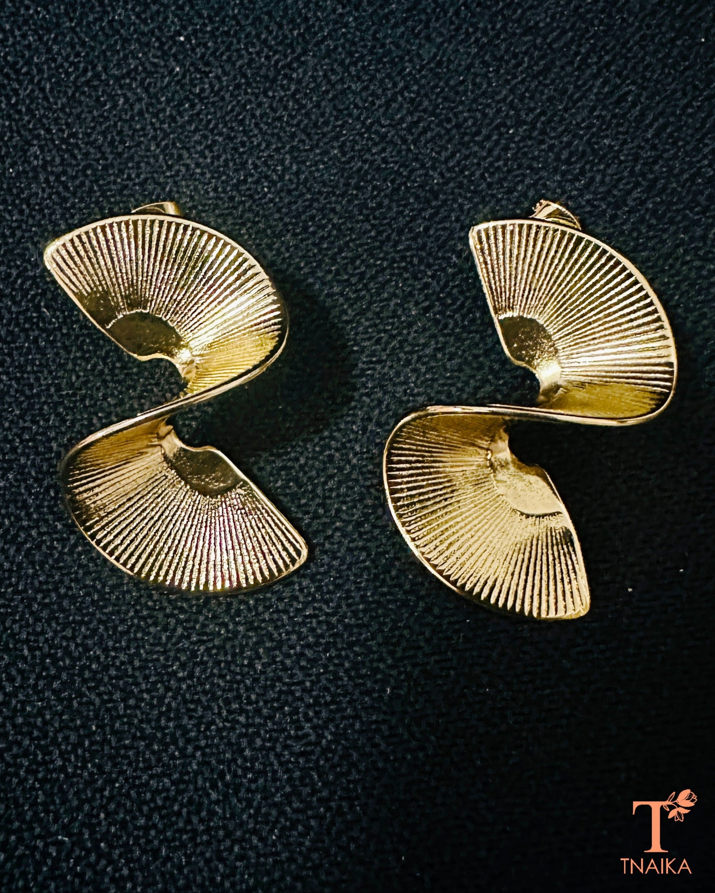 Water-resistant fashion jewelry
Tarnish-resistant stainless steel
Stylish jewelry for everyday wear
Drop earrings with modern design
Anti-tarnish waterproof accessories
Long-lasting stainless steel earrings
Easy-care drop earrings
Casual drop earrings
Sleek waterproof earrings
Durable fashion earrings