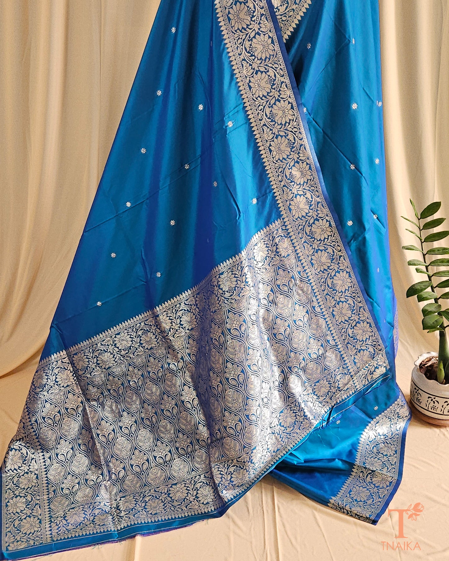 plain saree cotton plain saree silk plain saree georgette plain saree buy plain saree online plain saree with border where to buy plain sarees best plain sarees for office wear latest designs in plain sarees plain saree for wedding plain silk saree plain cotton saree plain saree for office plain zari saree plain shining saree plain saree in affordable price