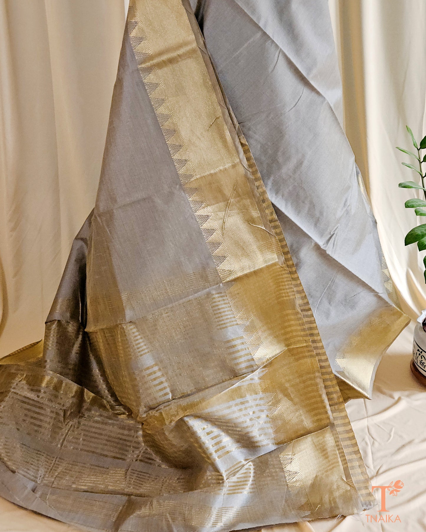 Best Maheswari sarees for weddings
Pastel green bridal saree
Comfortable saree for weddings
Indian saree for women
Premium Maheswari saree
Green saree for celebrations
Classic pastel green saree
Light green saree for events
Handloom Maheswari saree
Luxury pastel green saree
Pastel green ethnic wear
Maheswari saree with soft texture
Elegant traditional green saree
Designer saree for occasions
Maheswari saree for family functions