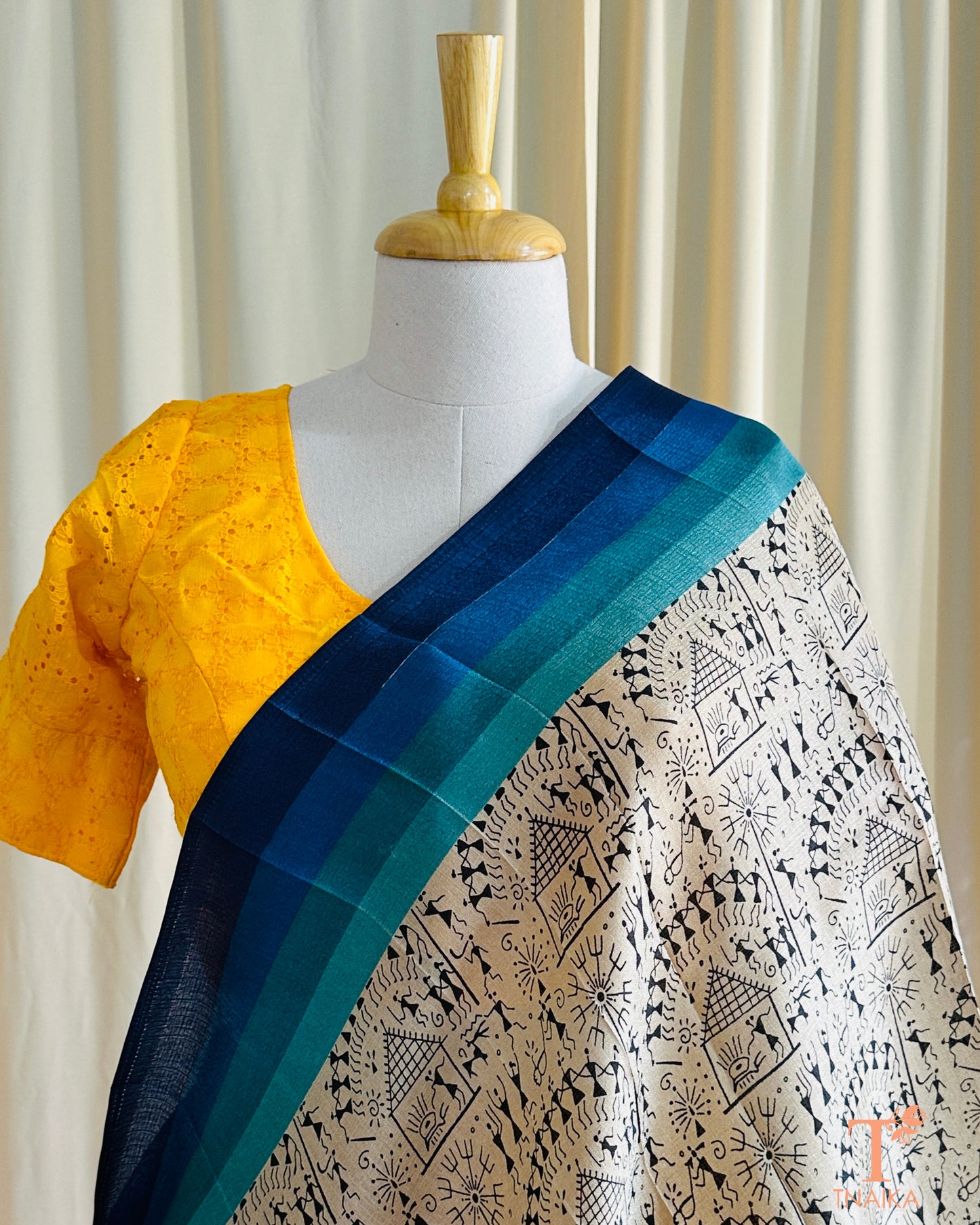 Versatile Warli printed dupatta showcasing folk-inspired artistry for festive and casual looks.