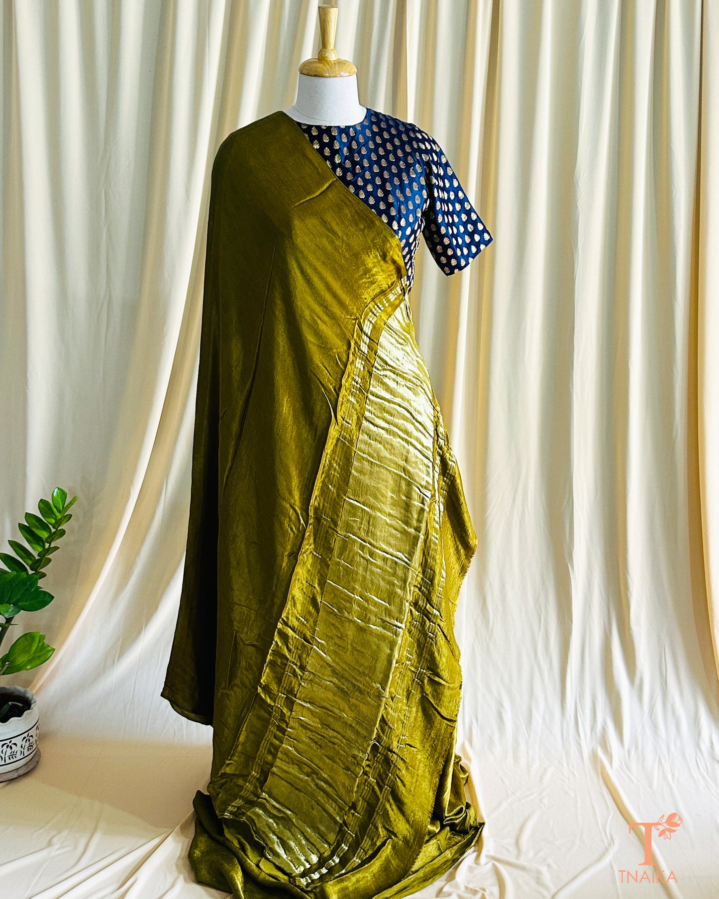 Mandovi Plain Modal Silk Saree - Mehendi Green