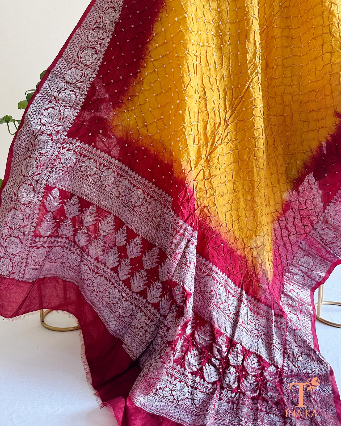 Traditional Kanjiwarm dupatta with woven zari border and textured Bandhej pattern
