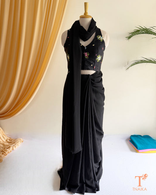Classic plain georgette saree with a beautiful flowing fall.