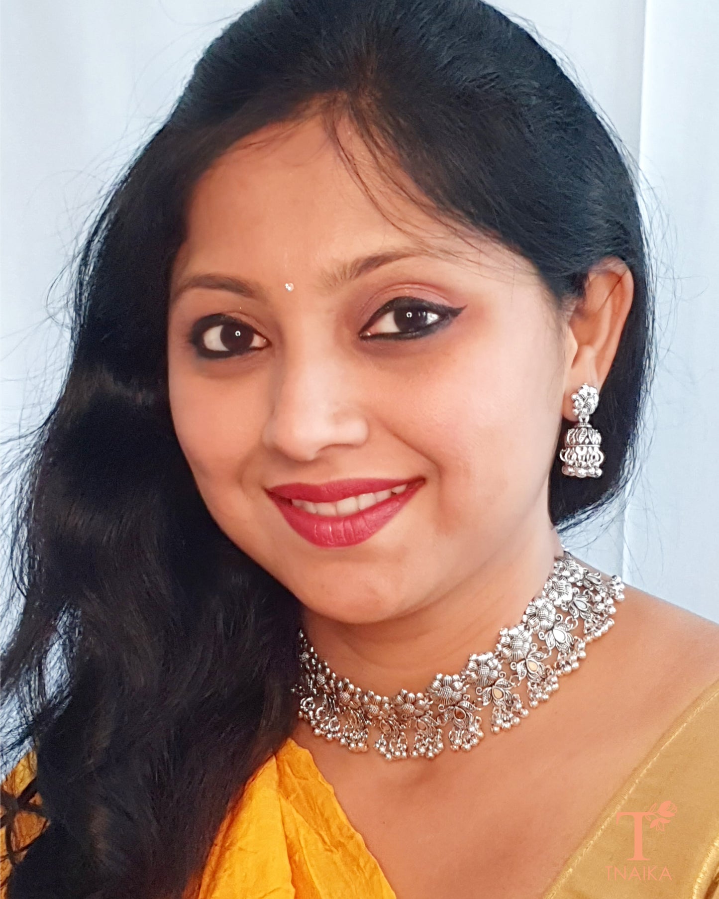 Choker necklace Black choker Velvet choker Silver choker necklace Gold choker necklace Lace choker Diamond choker Pearl choker necklace Gothic choker Leather choker Vintage choker Bridal choker necklace Fashion chokers Adjustable choker Handmade chokers Choker jewelry Choker for women Choker designs Statement choker Thin choker necklace Beaded choker Choker set Elegant choker necklace Casual choker Choker necklace online pearl choker set with maangtika