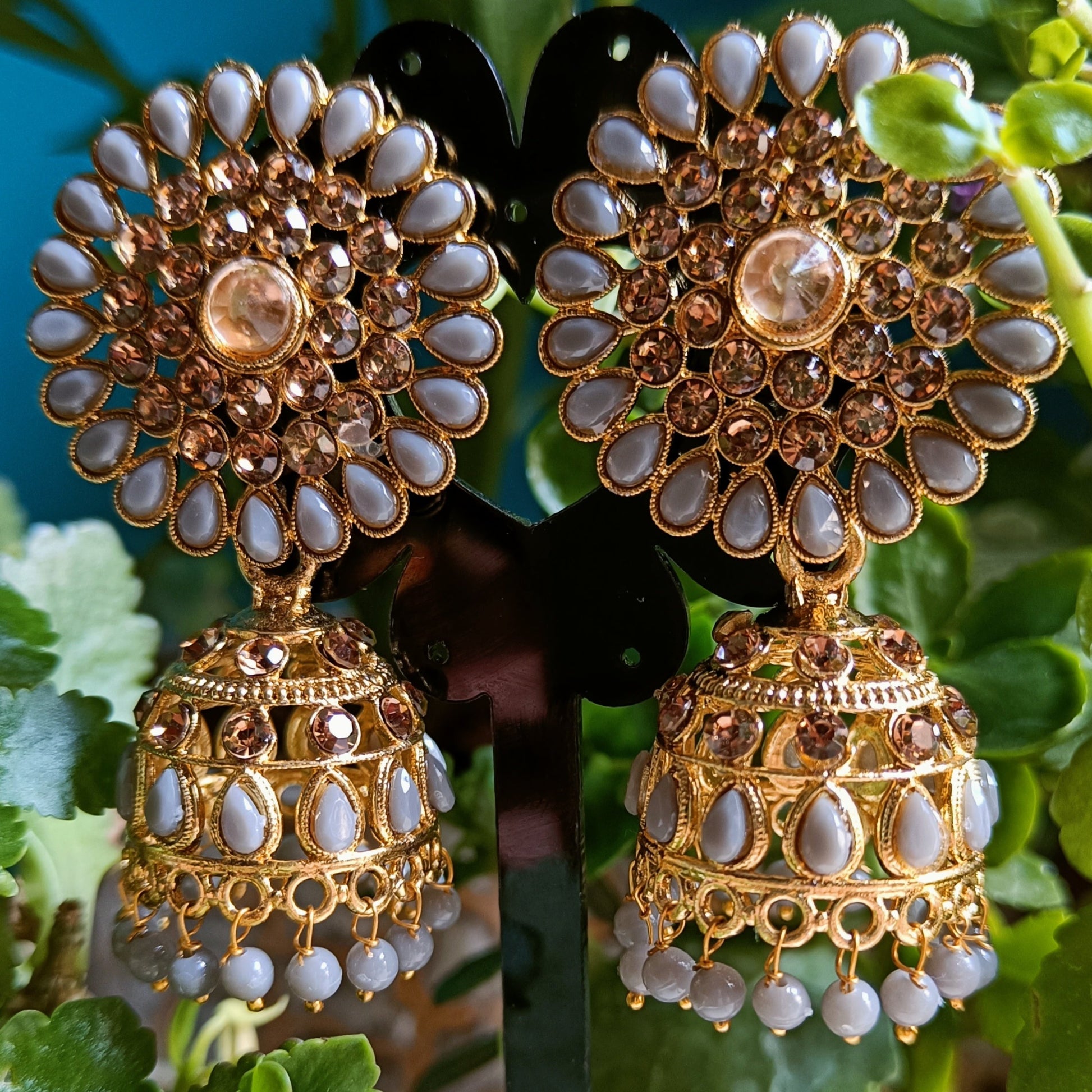 trending jewelry popular jewelry styles must-have jewelry pieces  statement jewelry trends celebrity jewelry looks runway jewelry trends latest oxidised jewelry latest collection of artificial jewelry near me latest fashion jewelry jewelry store near me artificial jewelry store near me festive jewelry 
