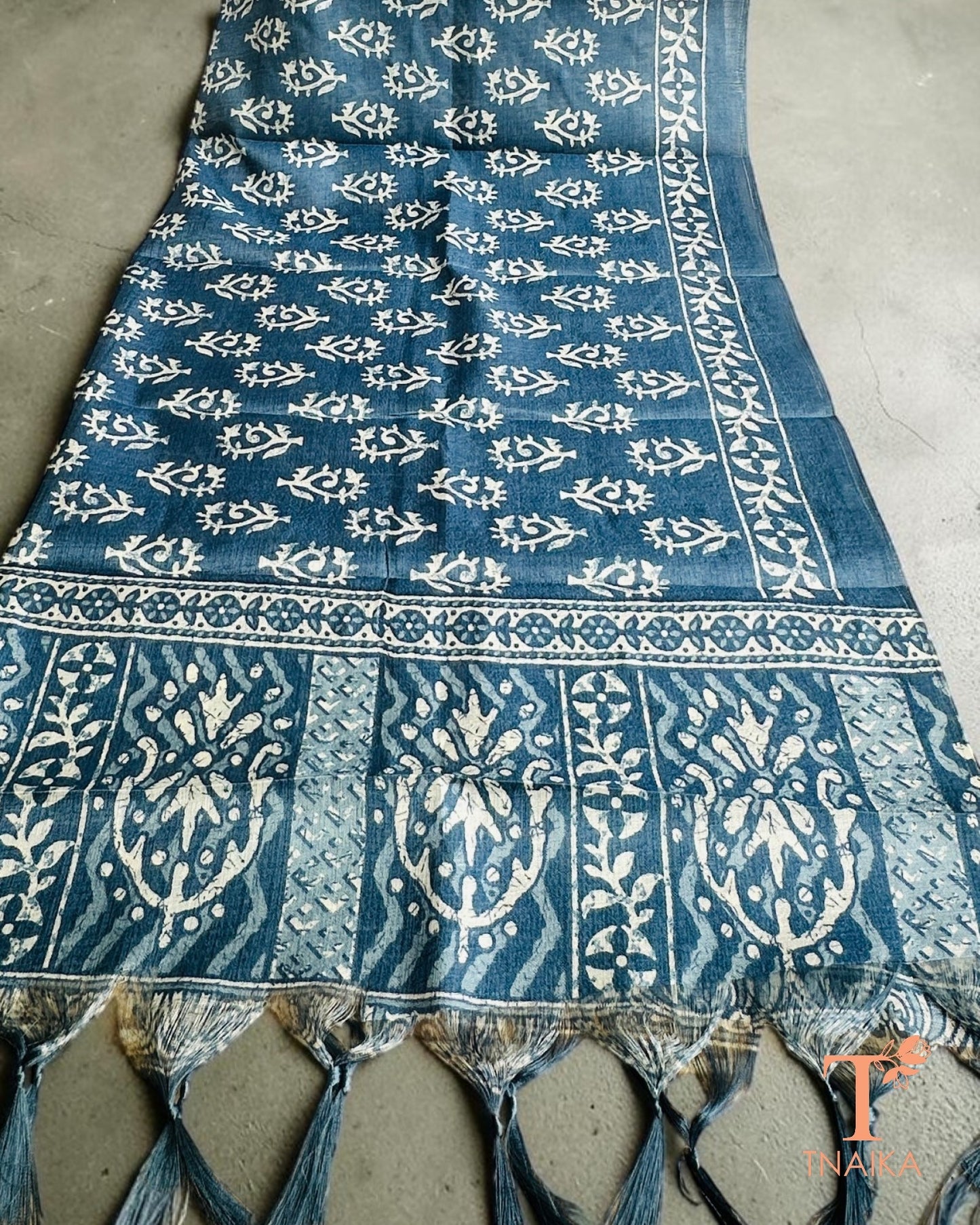 Designer silk blend dupatta featuring an elegant woven border.