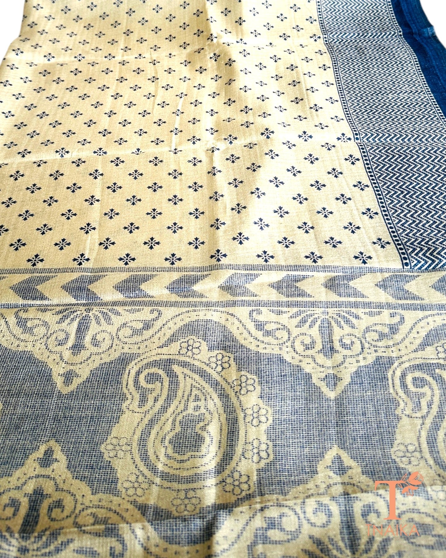 Lightweight festive dupatta crafted in premium silk blend fabric.