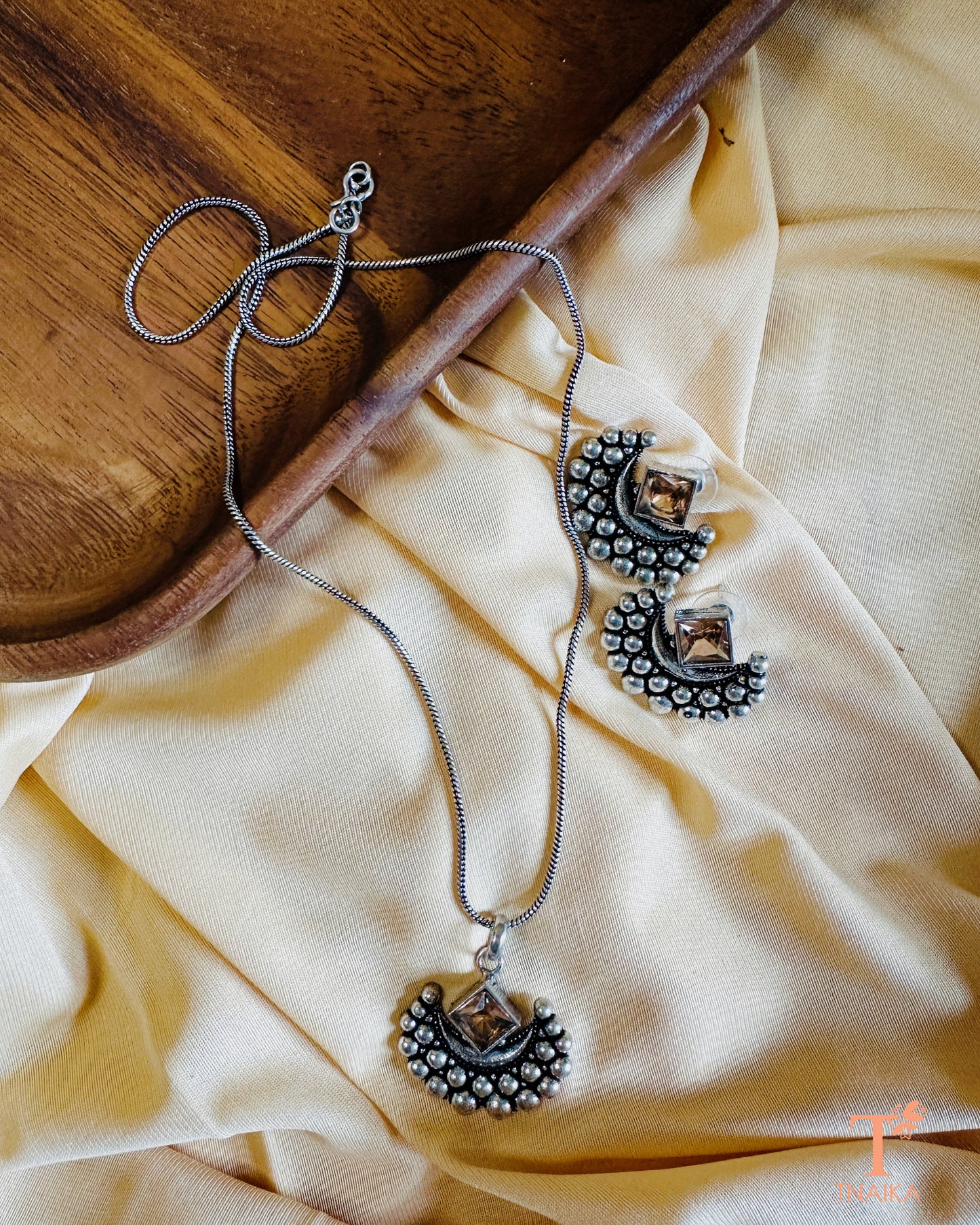 Chann Necklace Set