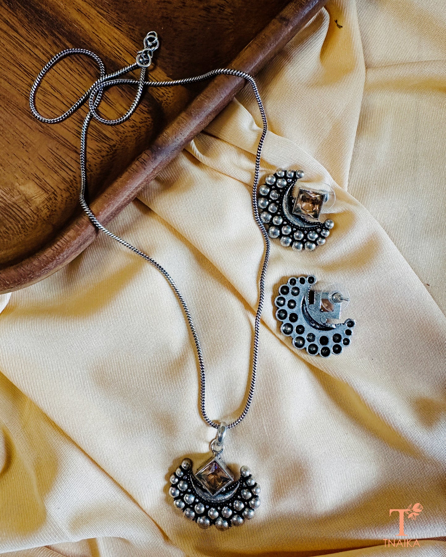 Chann Necklace Set