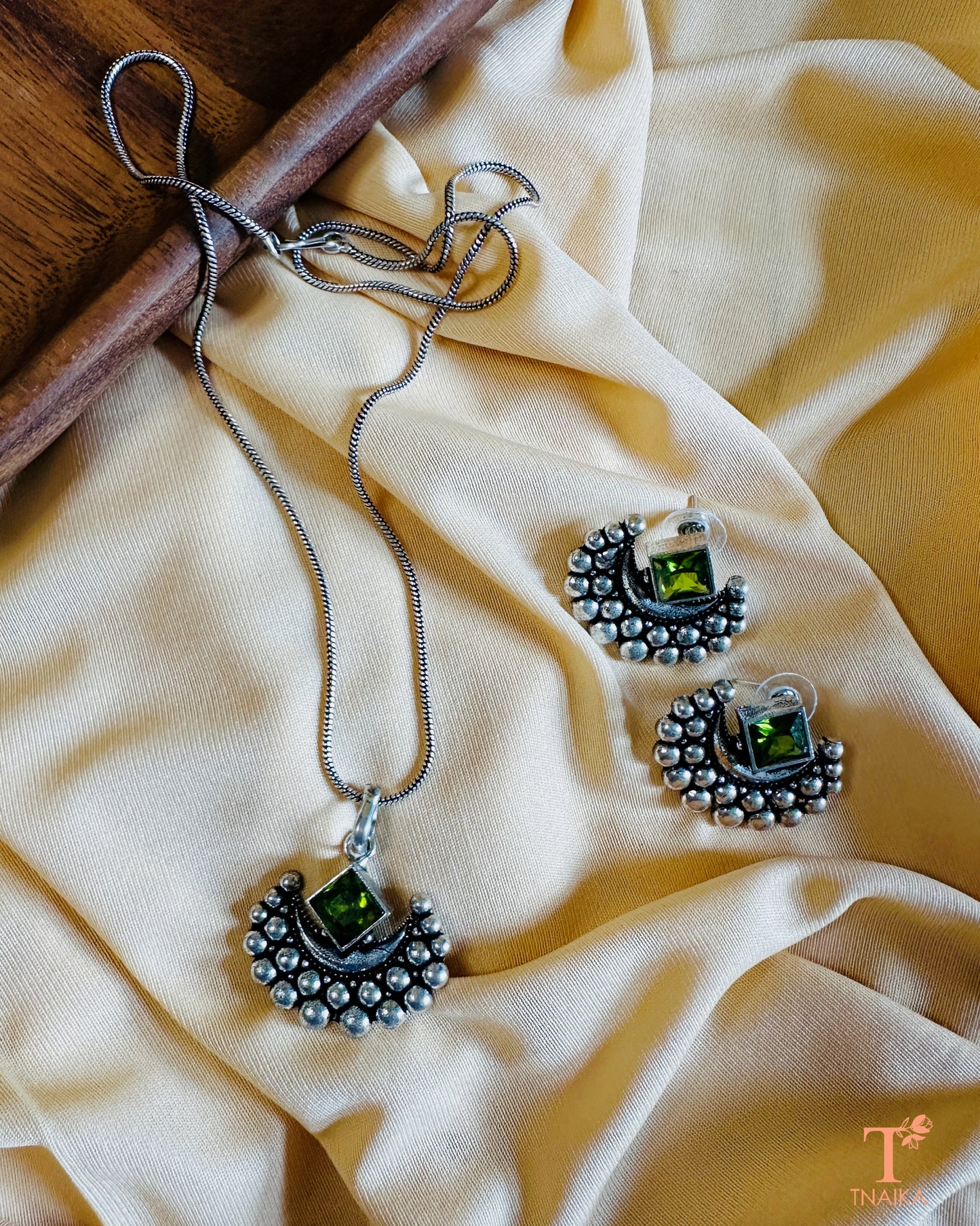 Chann Necklace Set