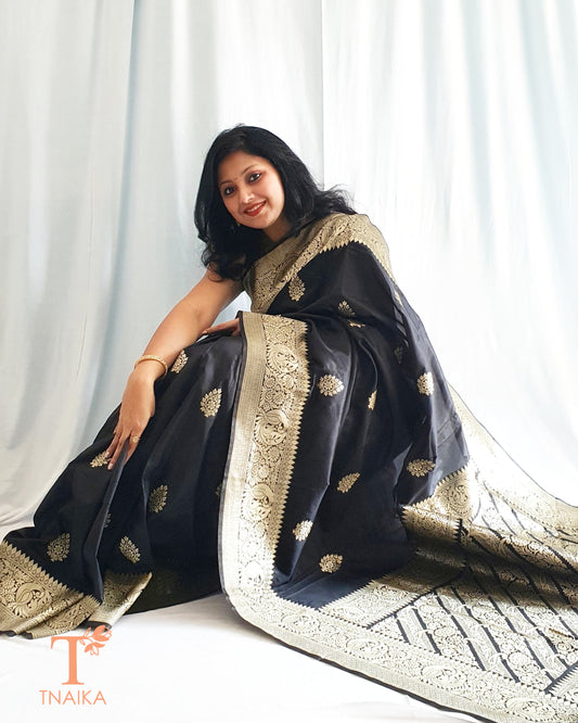 Golden Noir Silk Saree