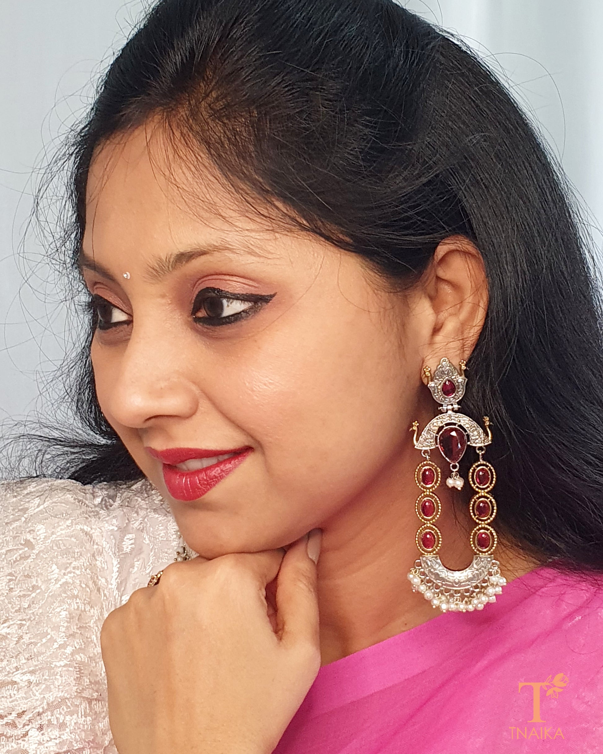 trending jewelry popular jewelry styles must-have jewelry pieces  statement jewelry trends celebrity jewelry looks runway jewelry trends latest oxidised jewelry latest collection of artificial jewelry near me latest fashion jewelry jewelry store near me artificial jewelry store near me