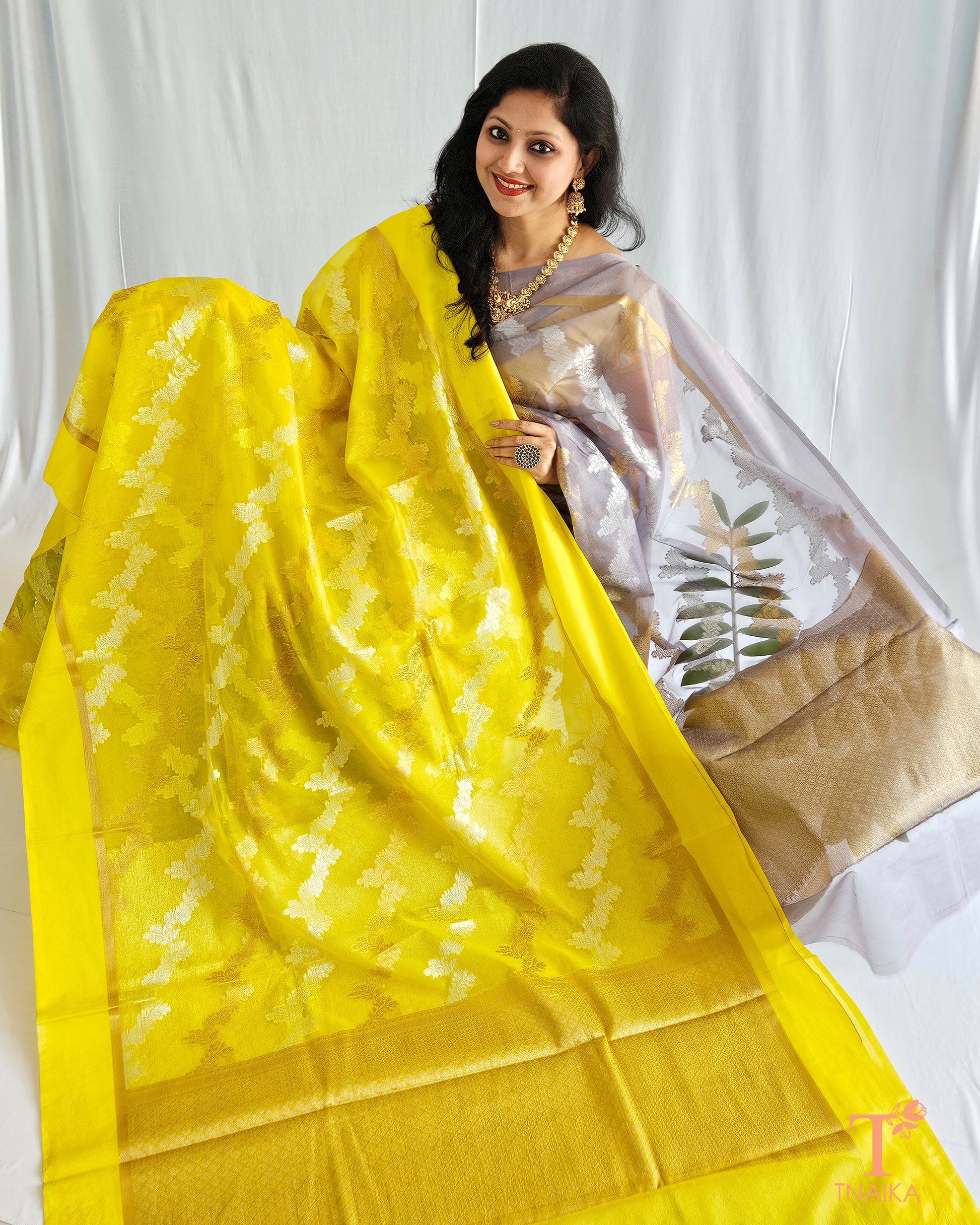 Banarasi semi Kora organza saree
Kora organza saree online
Banarasi saree collection
Lightweight organza saree
Banarasi saree for weddings
Elegant Kora organza saree
Traditional Banarasi saree
Designer Kora organza saree
Festive Banarasi saree
Semi Kora saree with zari
Banarasi organza saree for parties
Soft Kora organza saree
Organza saree with blouse
Banarasi saree with floral design
Semi Kora saree for special occasions