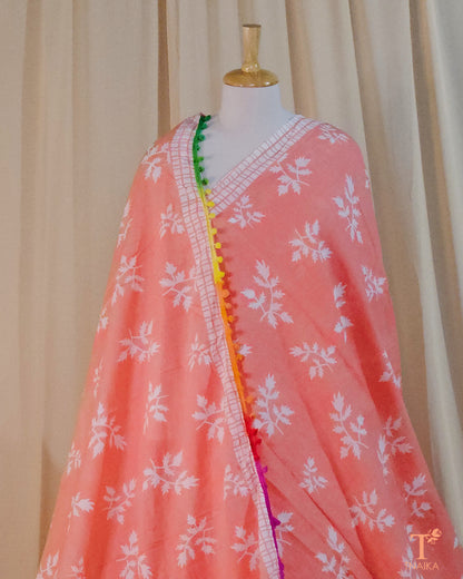 Pink saree

Pink silk saree

Pink cotton saree

Light pink saree

Dark pink saree

Pink designer saree

Pink saree online

Pink traditional saree

Pink saree for wedding

Baby pink saree

Rose pink saree

Blush pink saree

Hot pink saree

Fuchsia pink saree

Rani pink saree

Pastel pink saree
