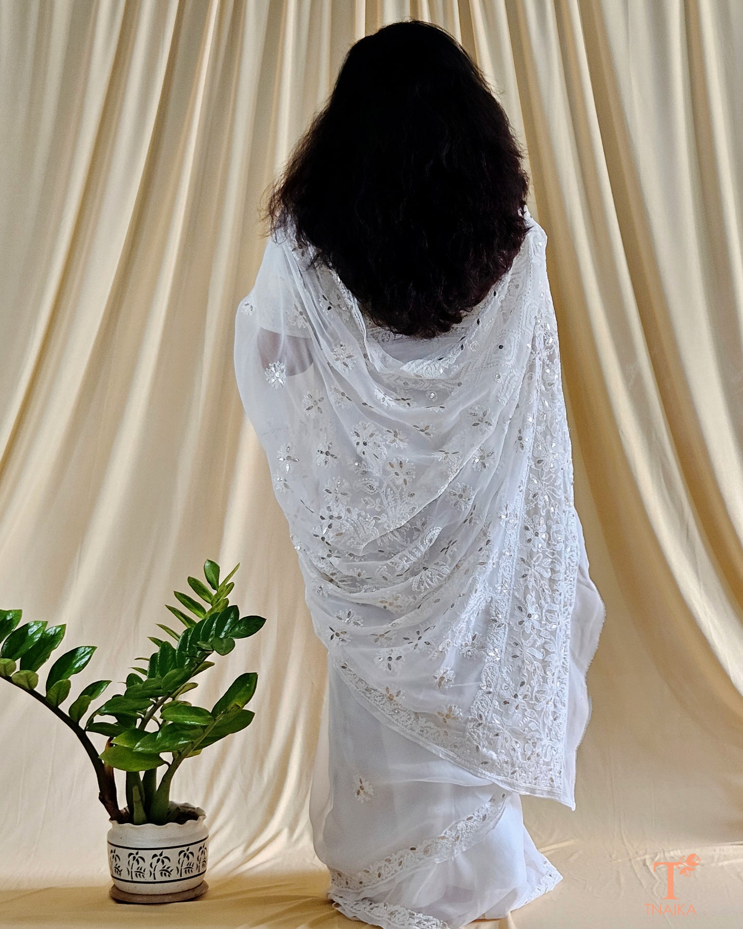 Chikankari Noor-e-Nazaakat Saree - White