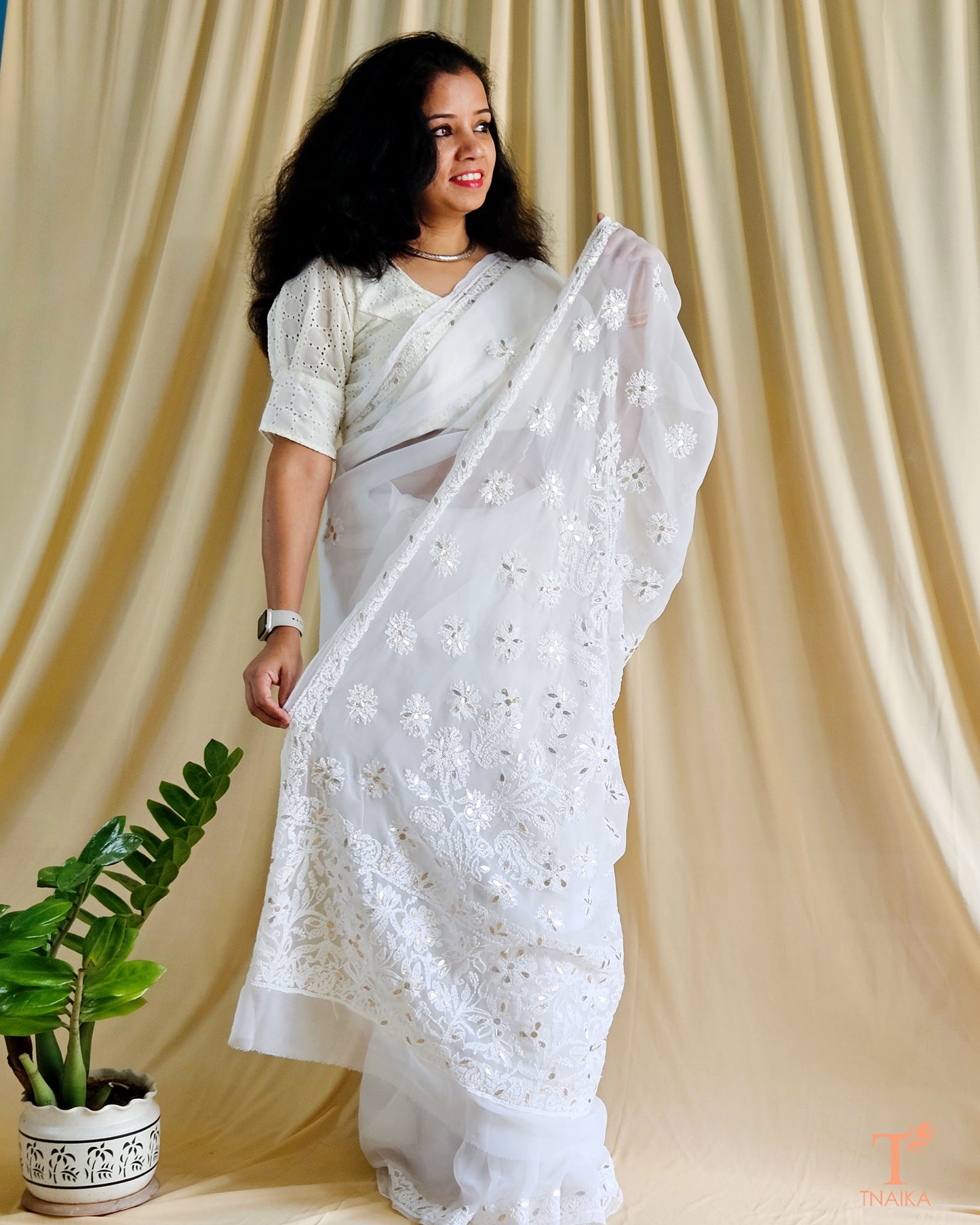 Chikankari Noor-e-Nazaakat Saree - White