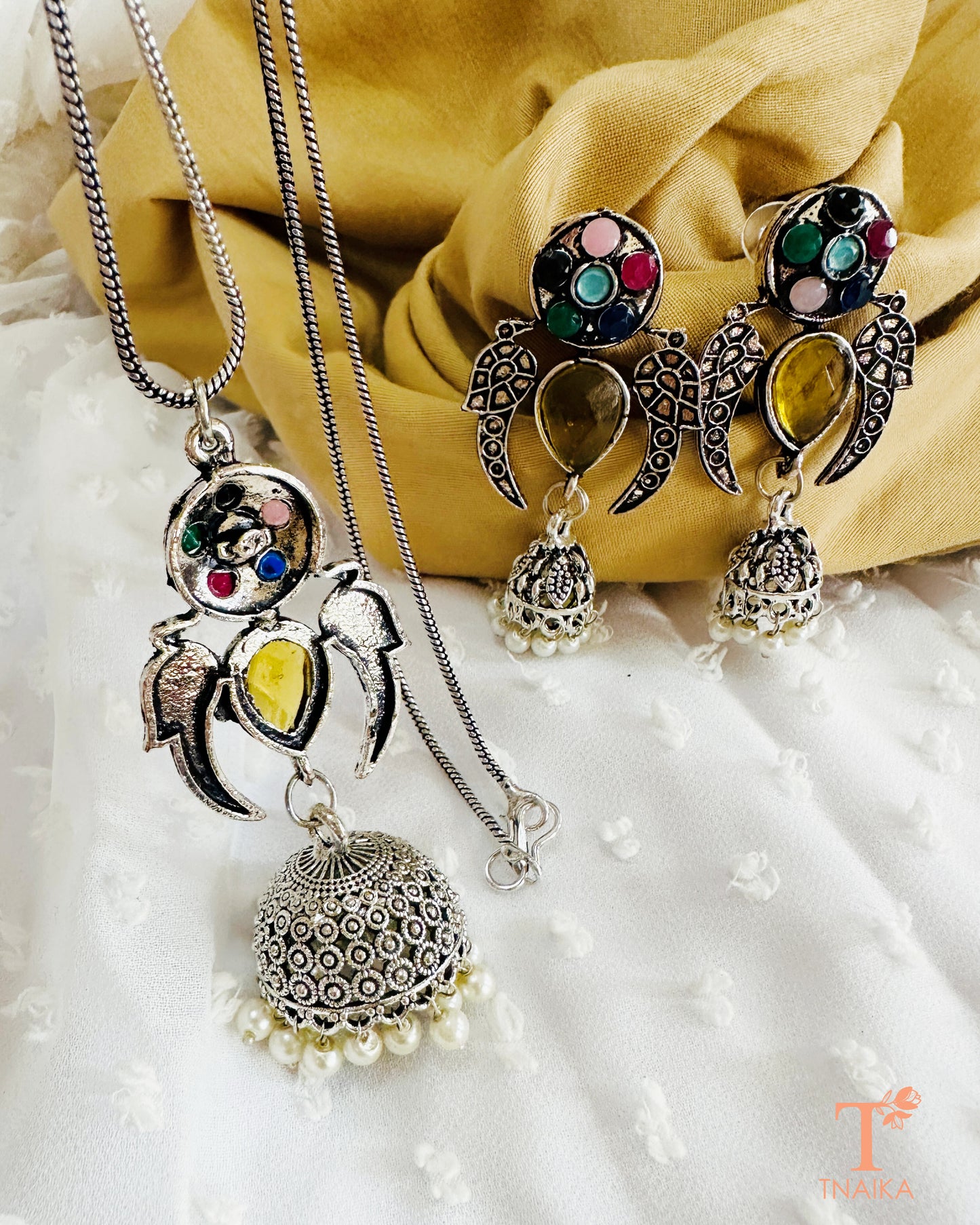 Oxidized Rustic Glow Pendant Necklace Set - Yellow