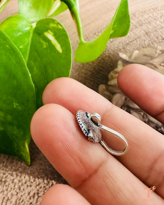 Simple nath nose pin in minimal traditional design