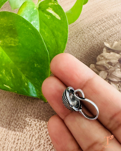 Daily wear nose pin for women in lightweight style