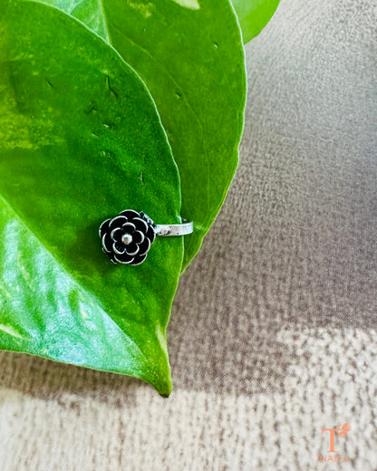 Daily wear nose pin for women in lightweight style