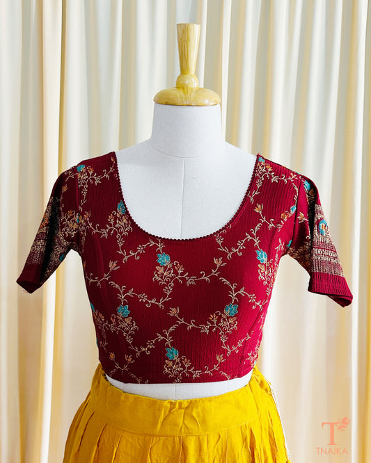 Stretchable blouse in versatile fit, designed to pair with sarees and lehengas