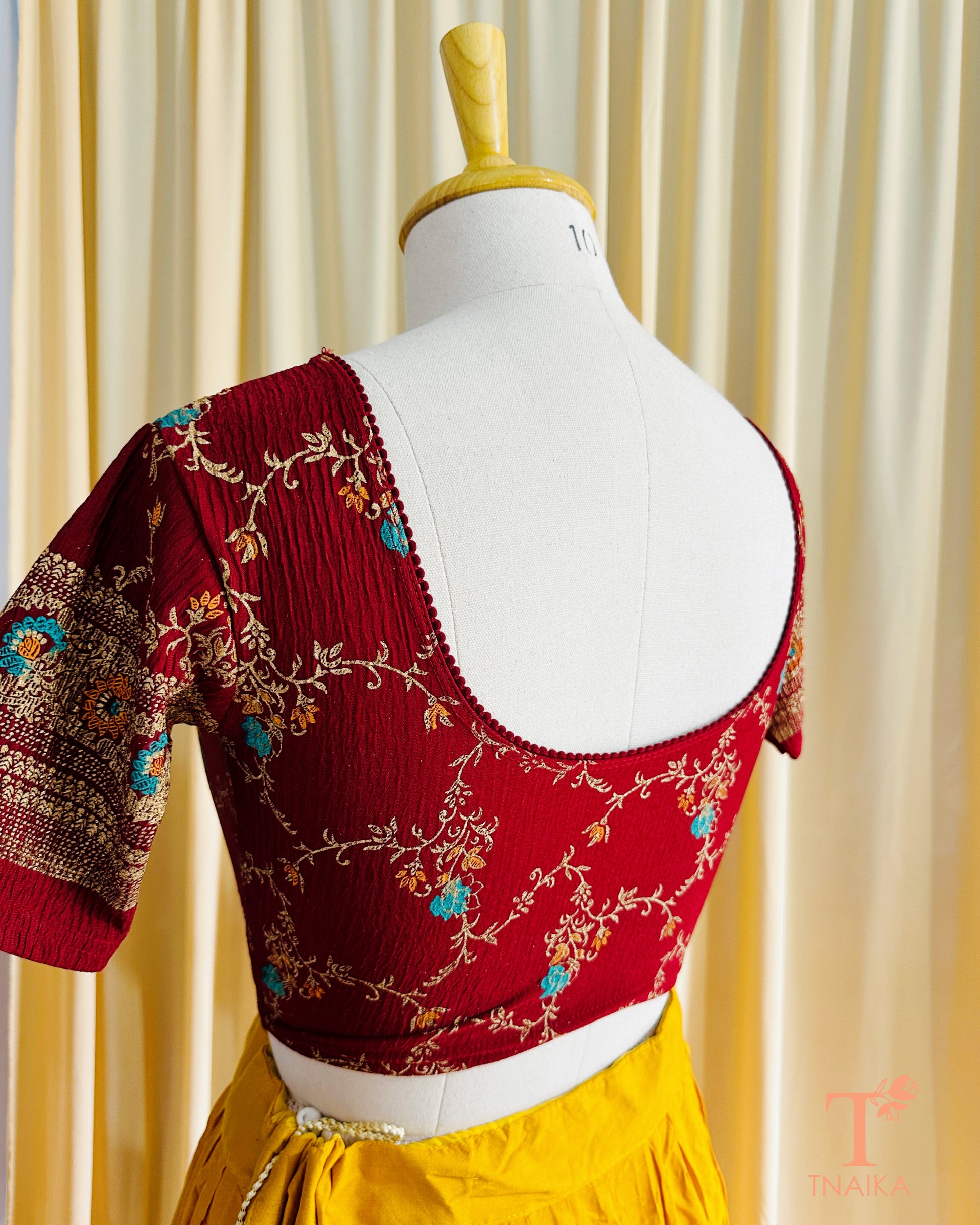 Ready-to-wear stretchable blouse with body-hugging design for a sleek saree look