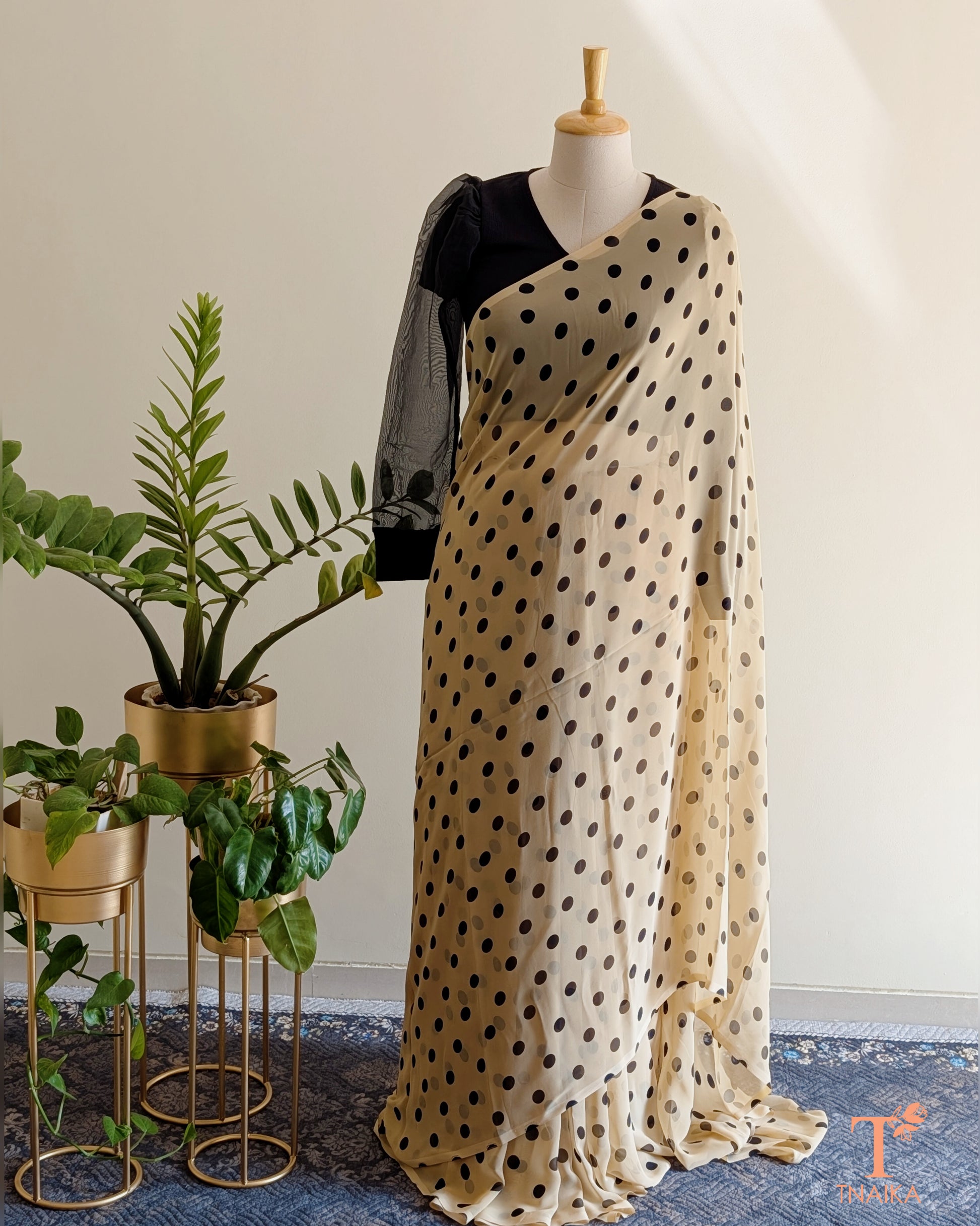 Classic georgette saree with polka dot pattern for women