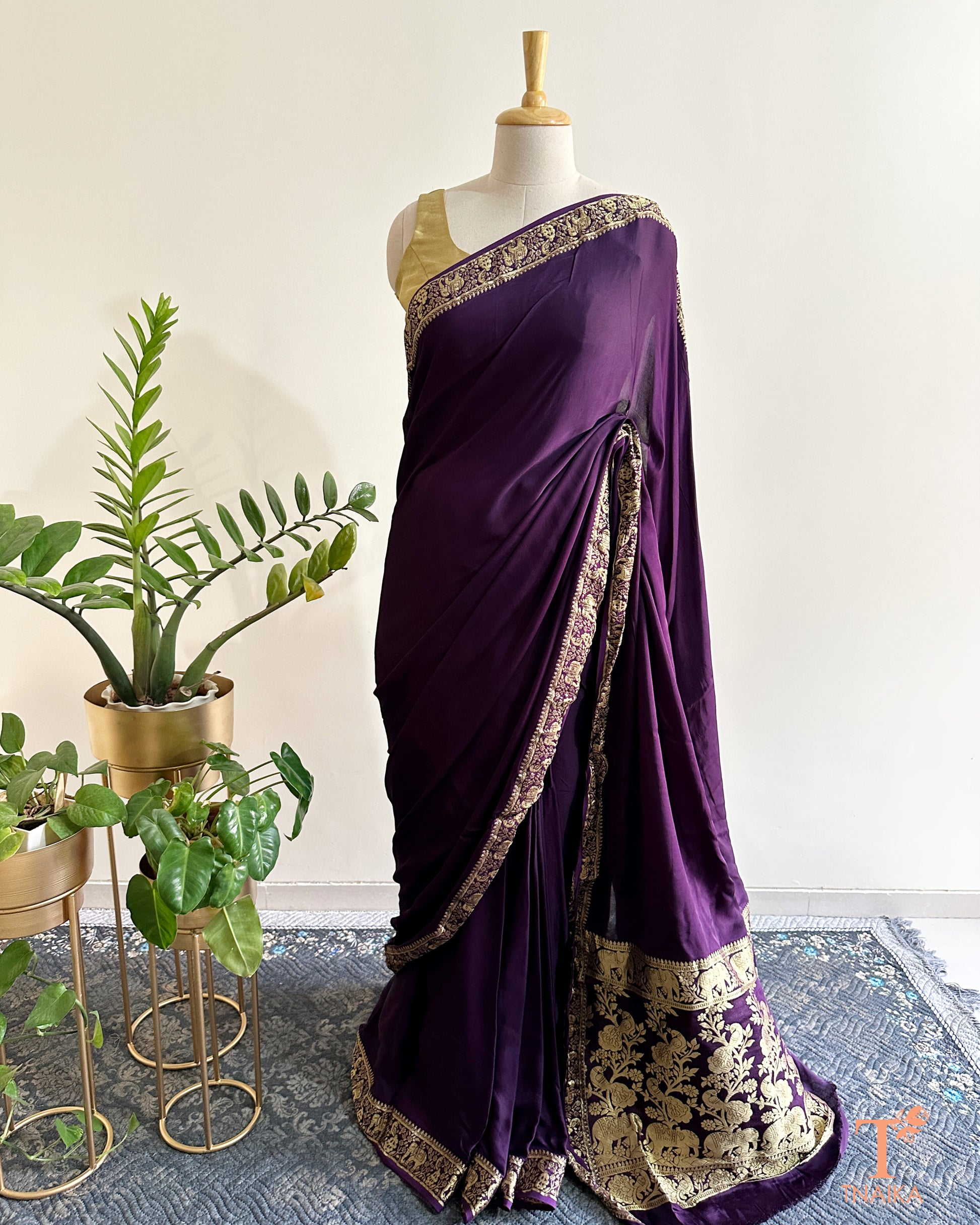 Nakshi pallu detailing on modal silk saree