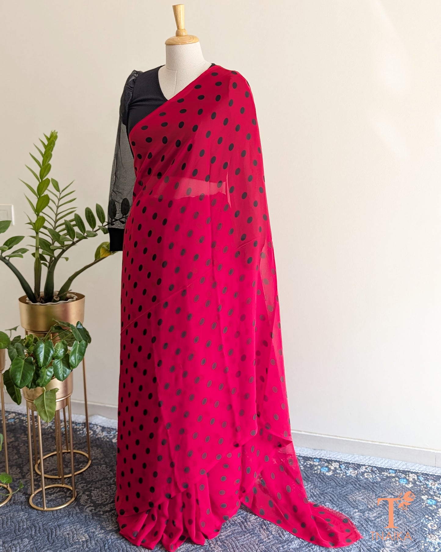 Classic georgette saree with polka dot pattern for women