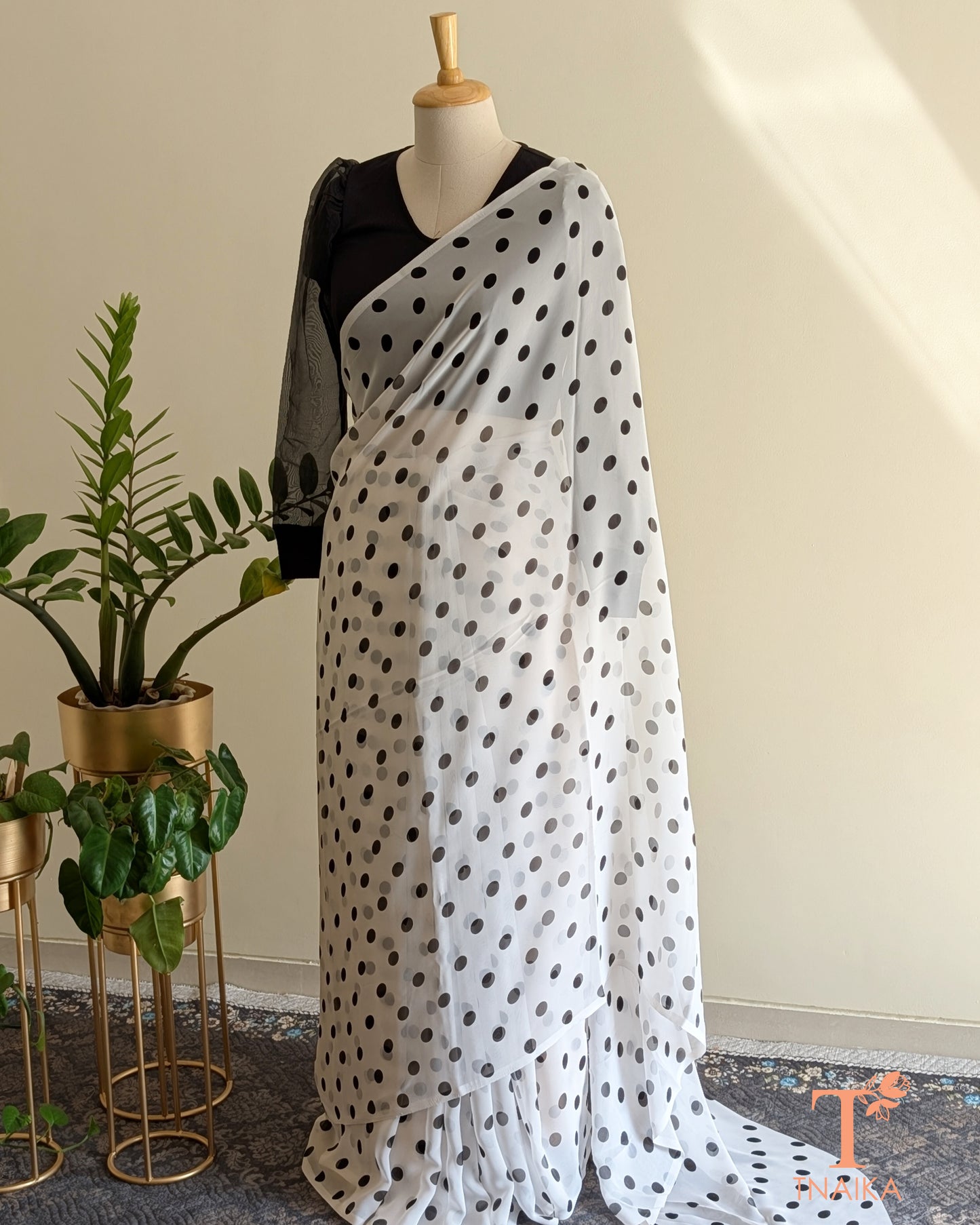 Classic georgette saree with polka dot pattern for women