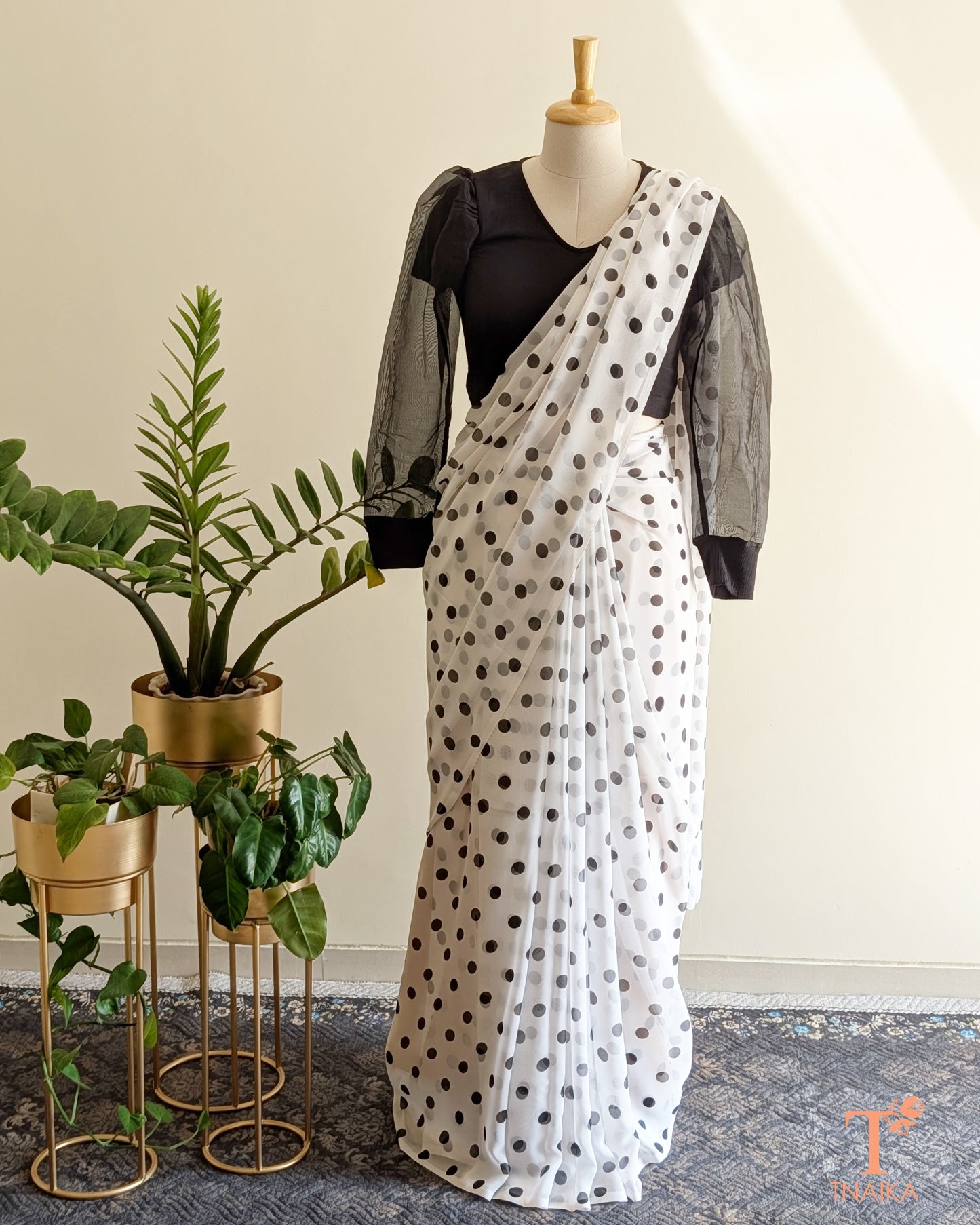 Classic georgette saree with polka dot pattern for women